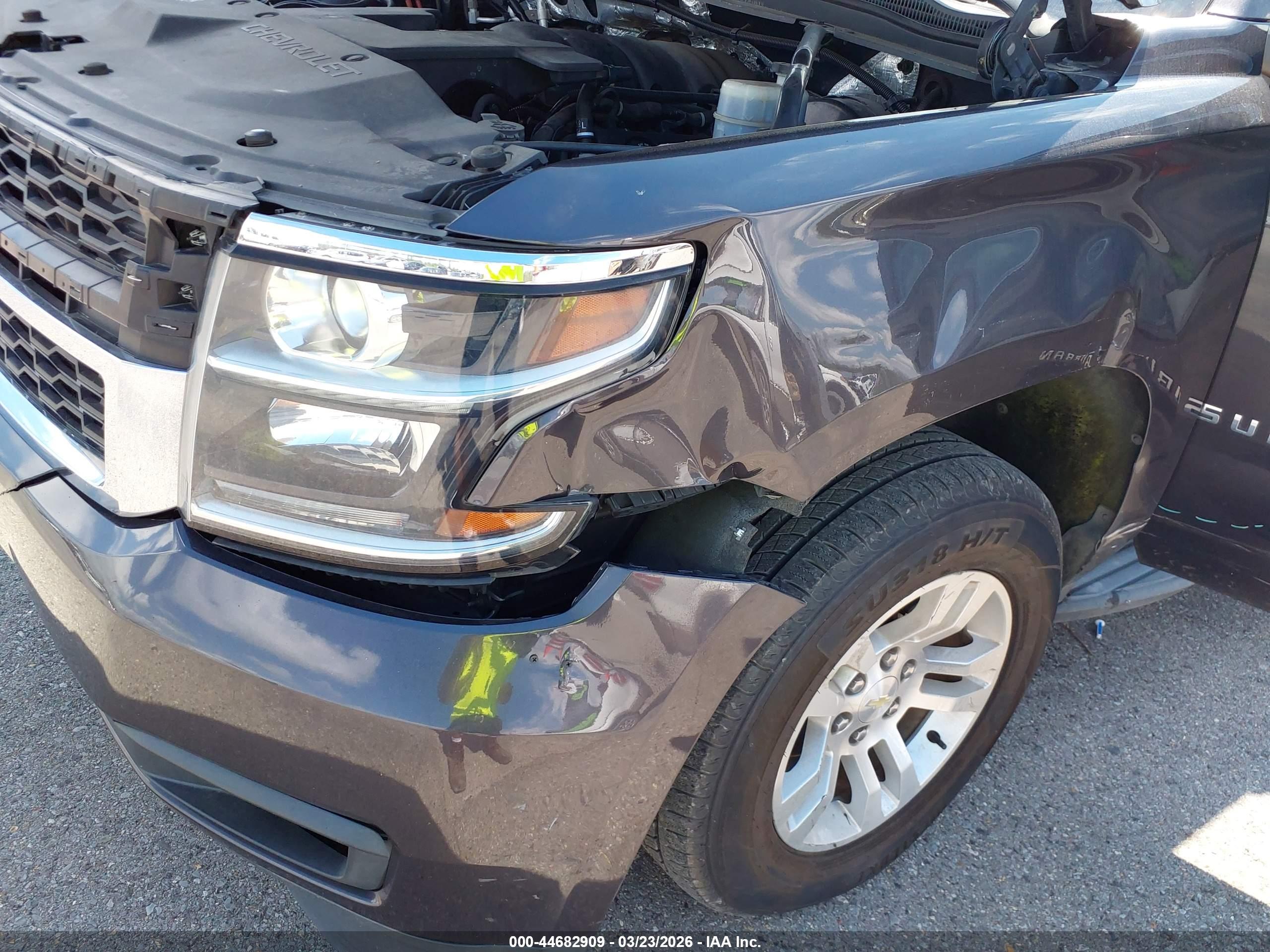 CHEVROLET SUBURBAN image 6
