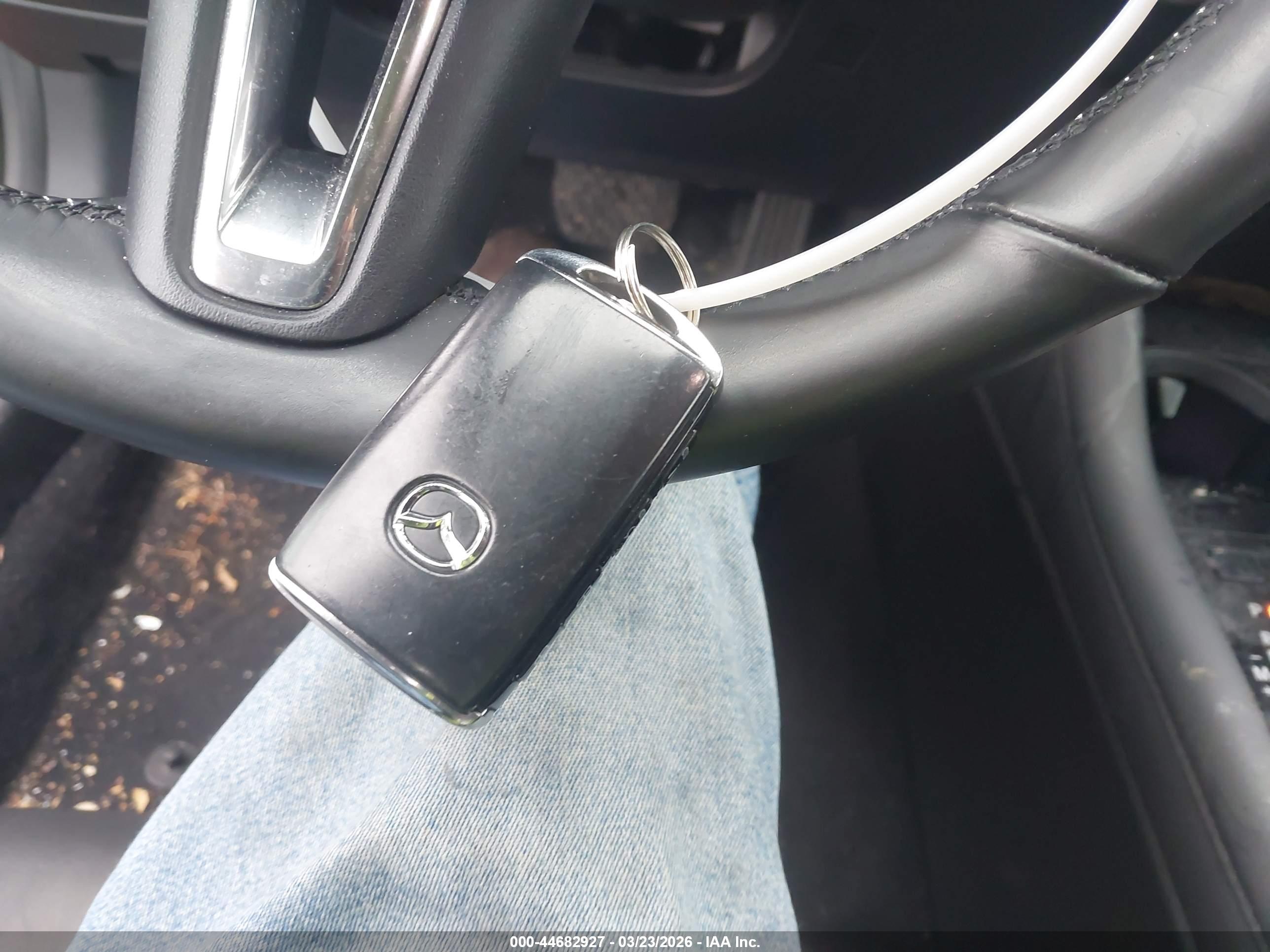MAZDA MAZDA3 image 11