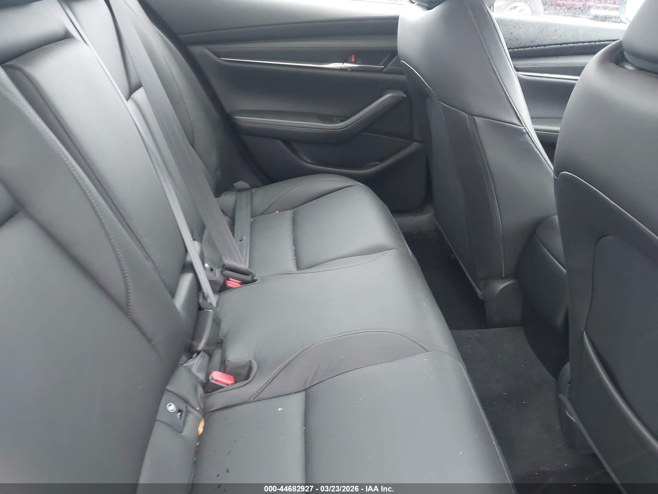 MAZDA MAZDA3 image 8