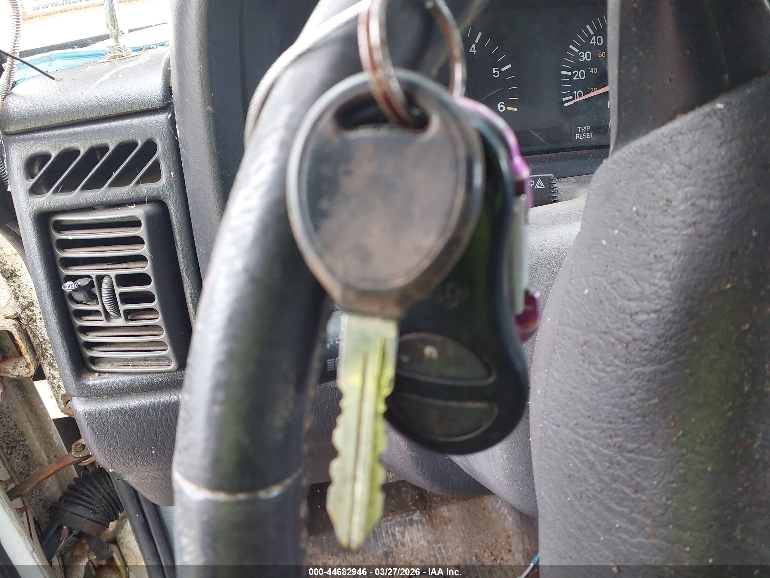 JEEP CHEROKEE image 11