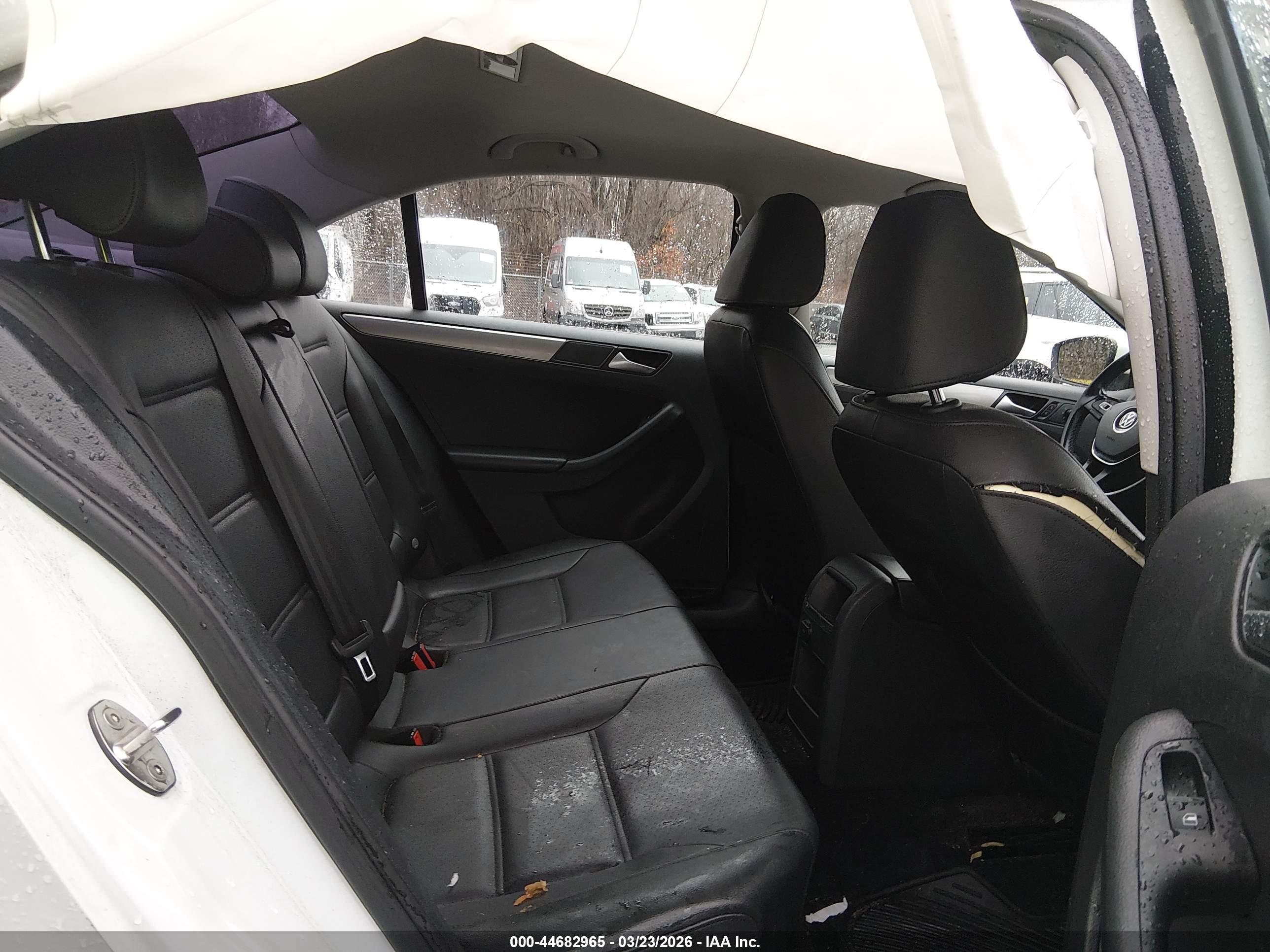 VOLKSWAGEN JETTA image 8