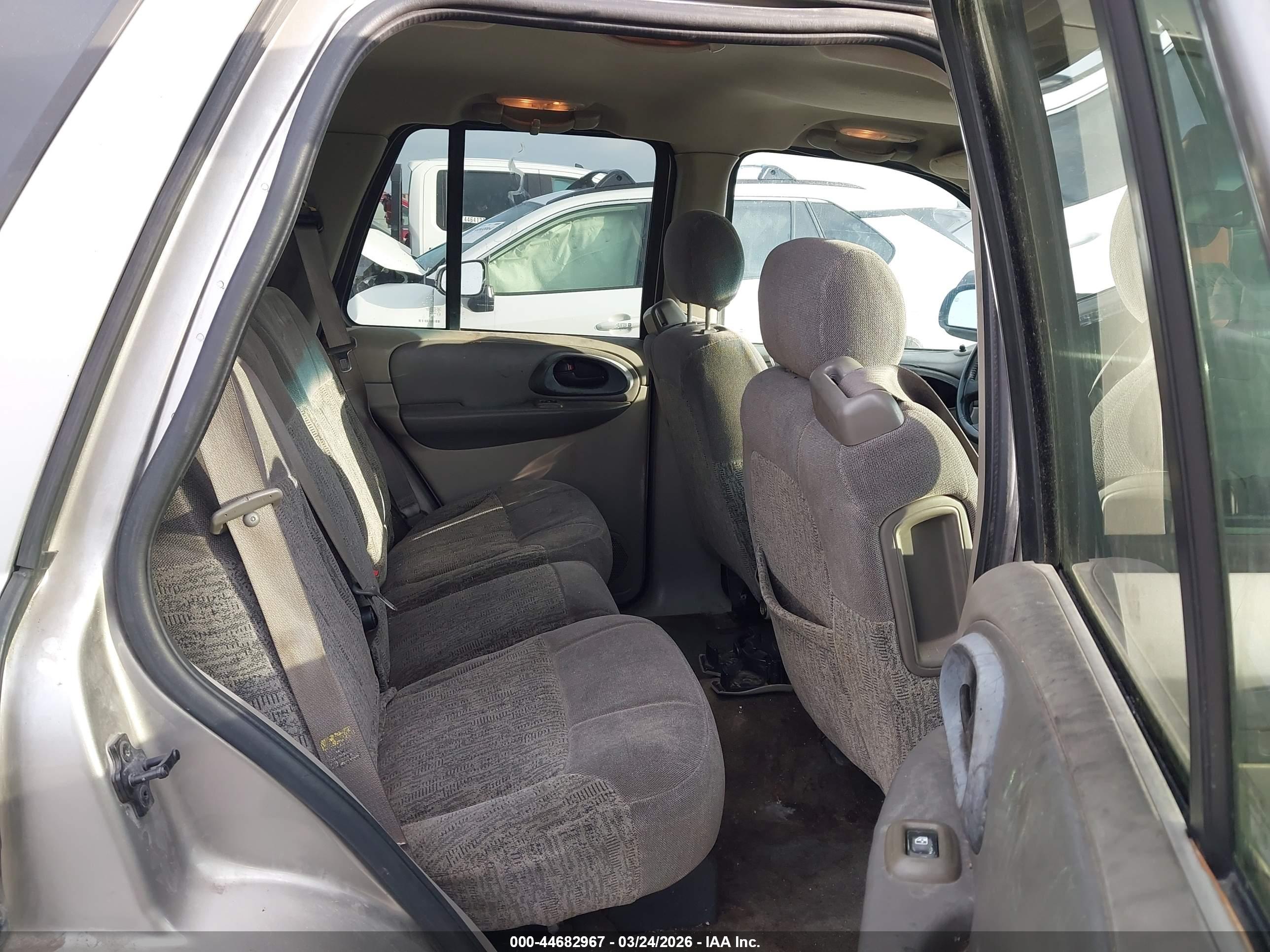 CHEVROLET TRAILBLAZER image 8