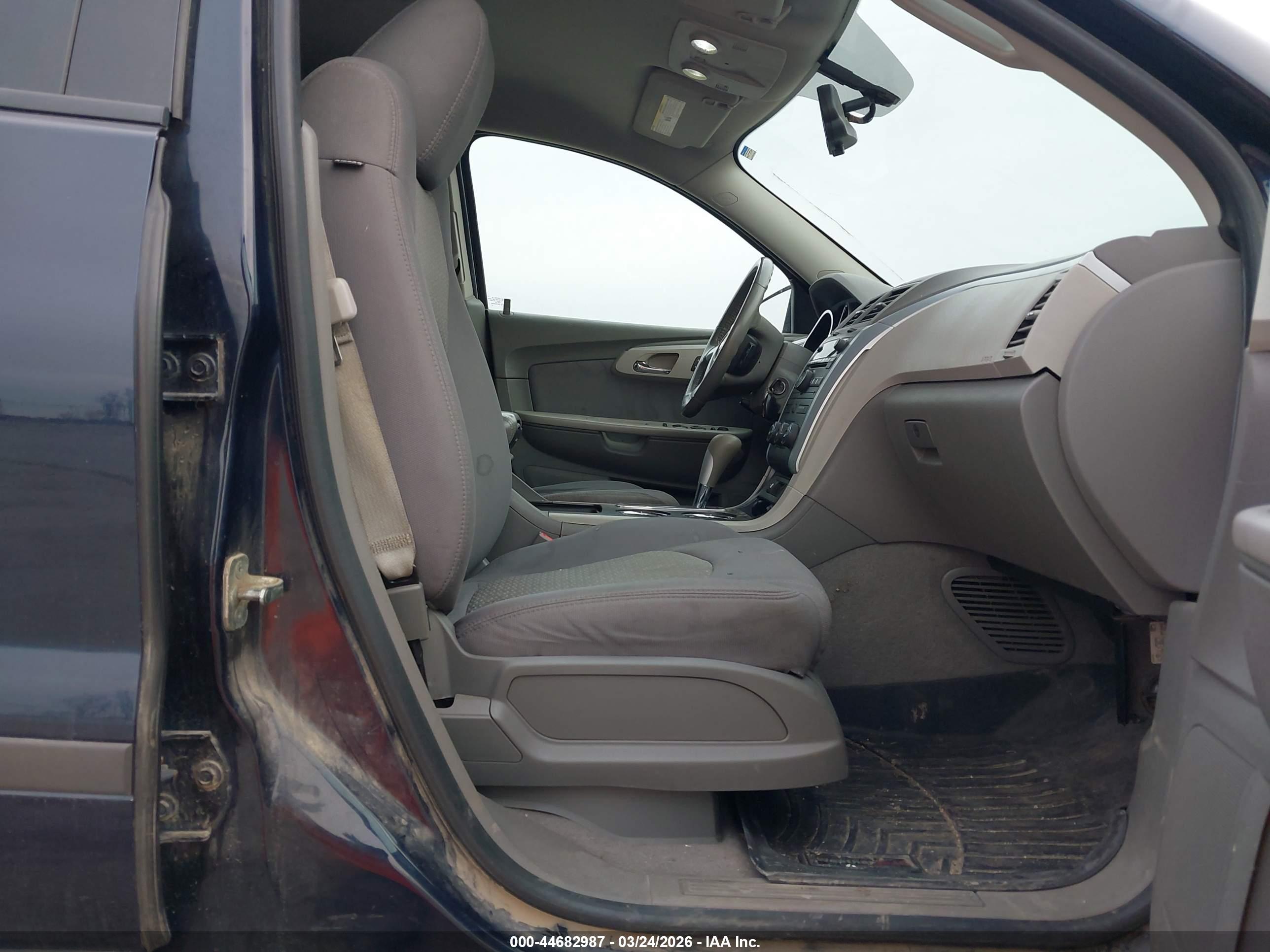 CHEVROLET TRAVERSE image 5