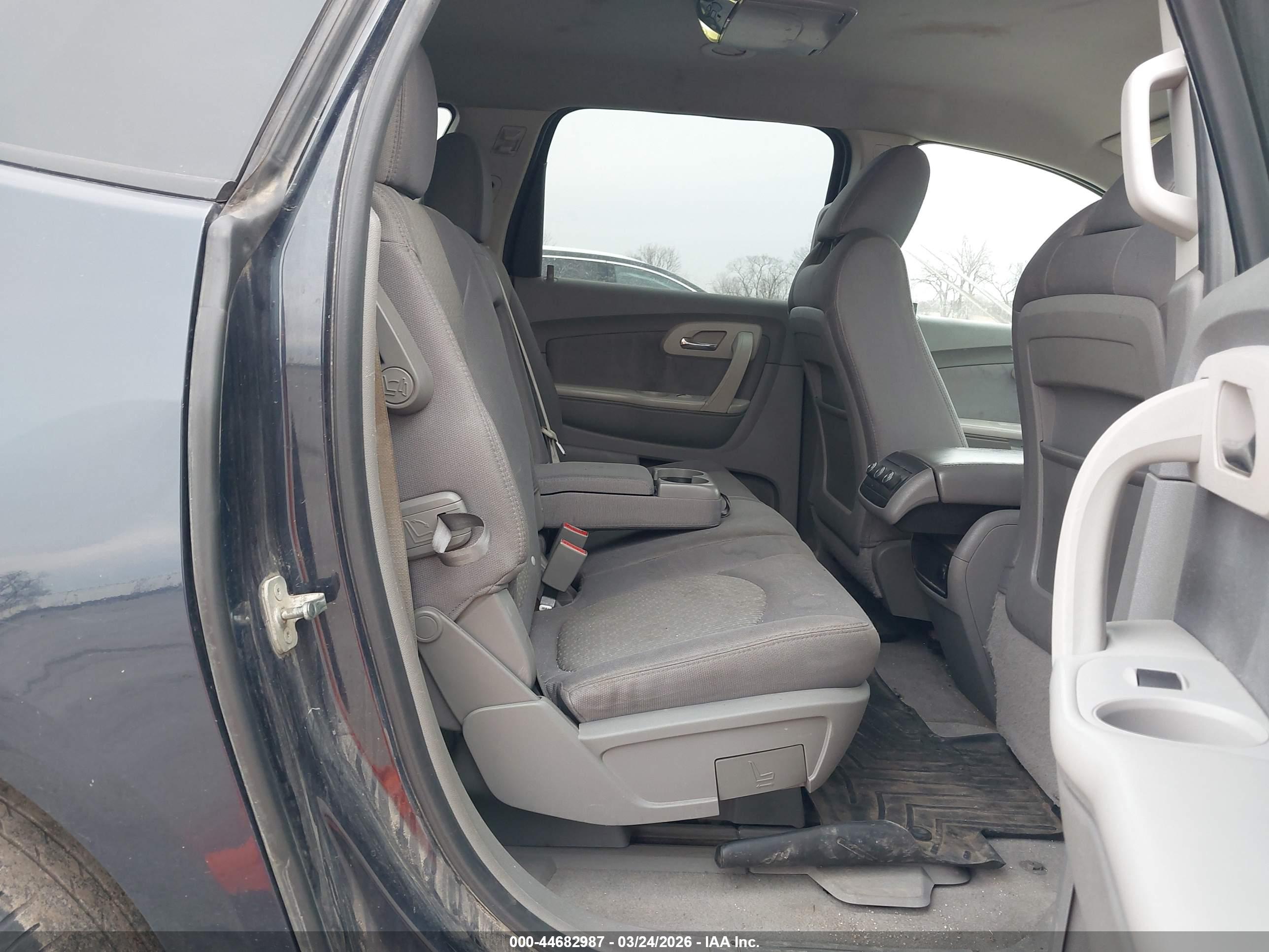 CHEVROLET TRAVERSE image 8
