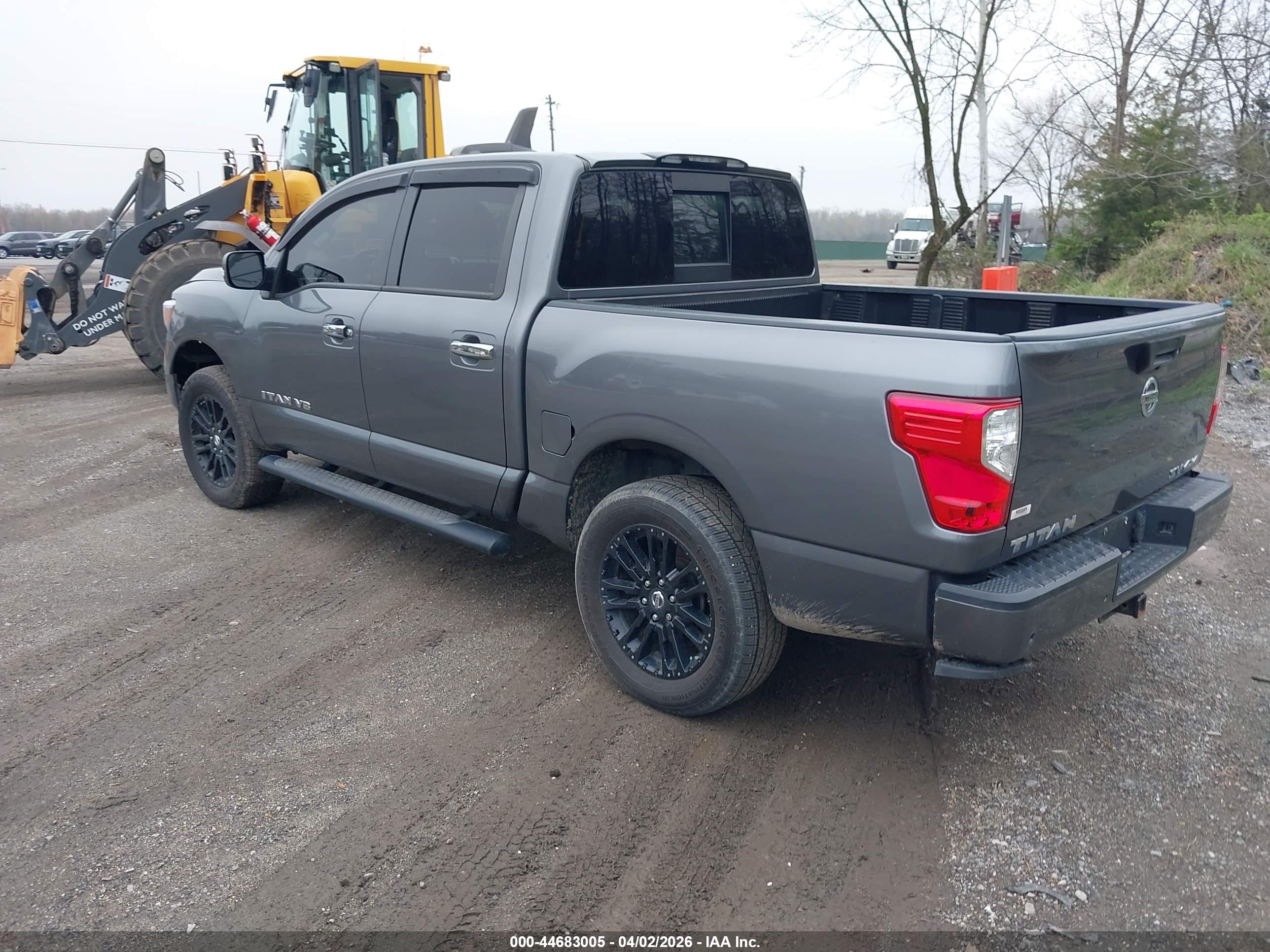 NISSAN TITAN image 3