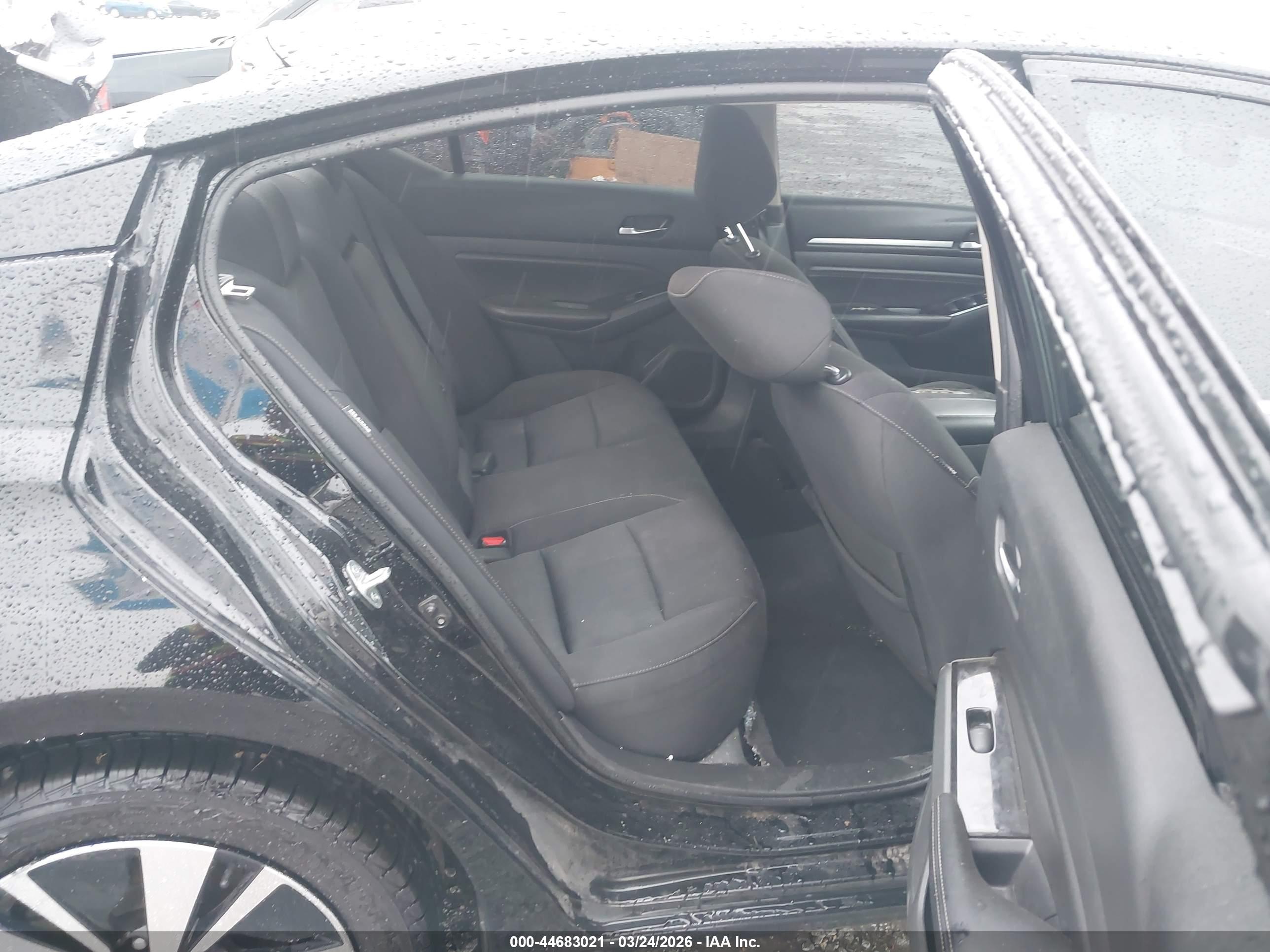 NISSAN ALTIMA image 8