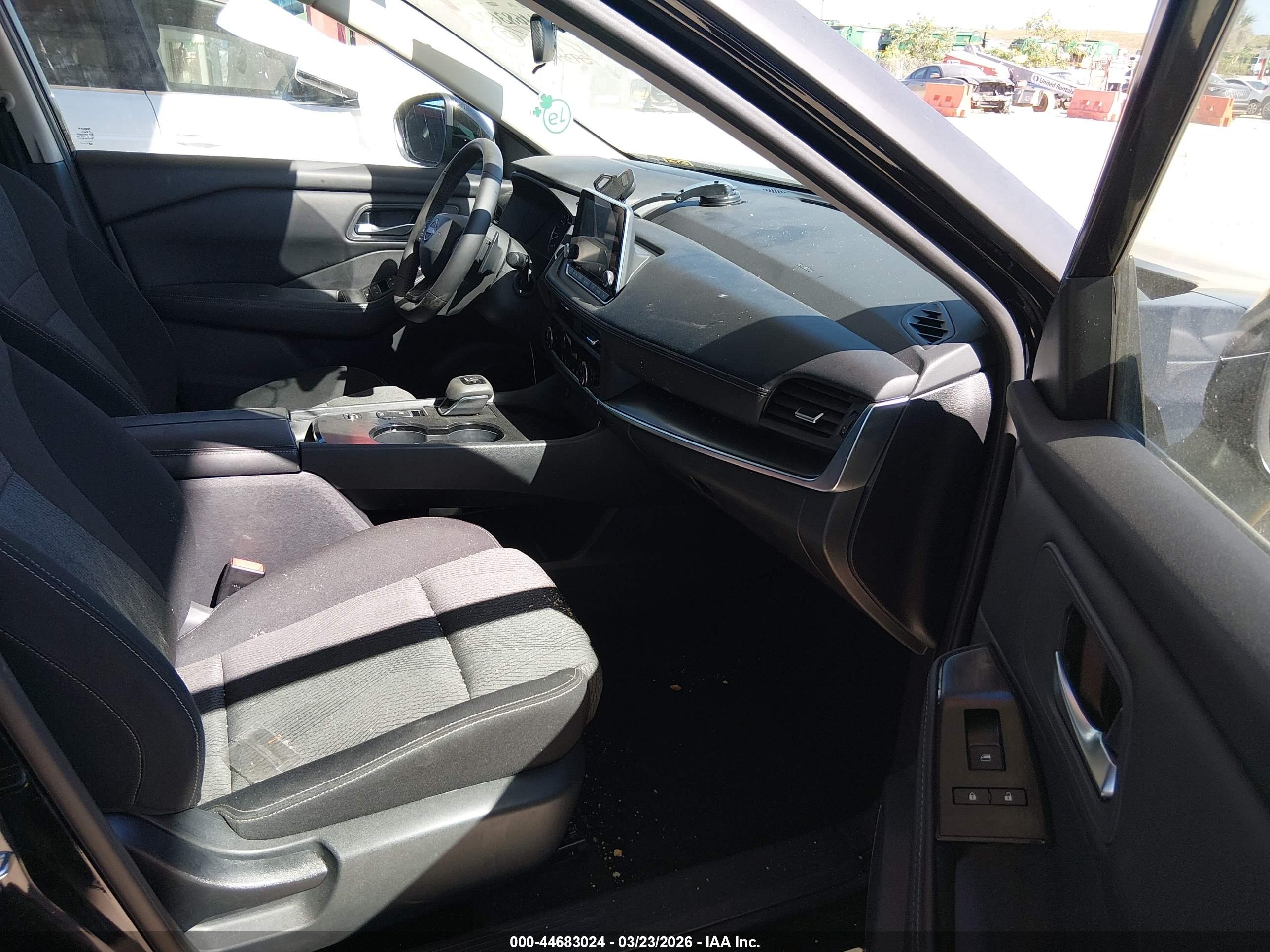 NISSAN ROGUE image 5