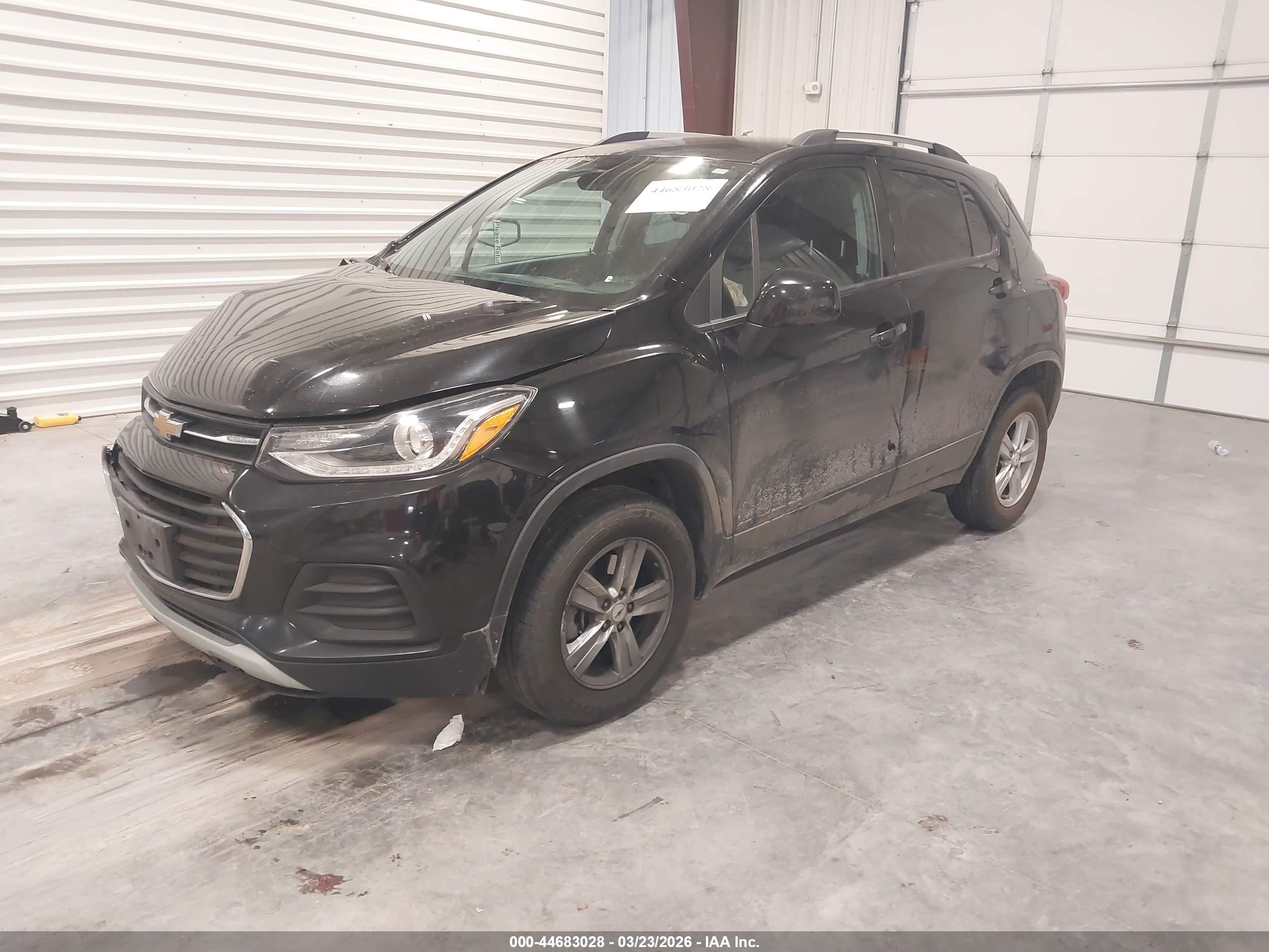 CHEVROLET TRAX image 2