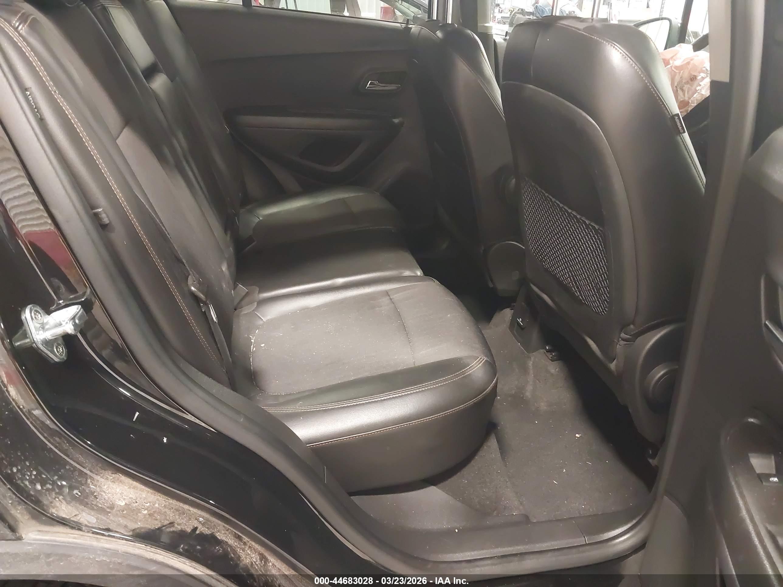 CHEVROLET TRAX image 8