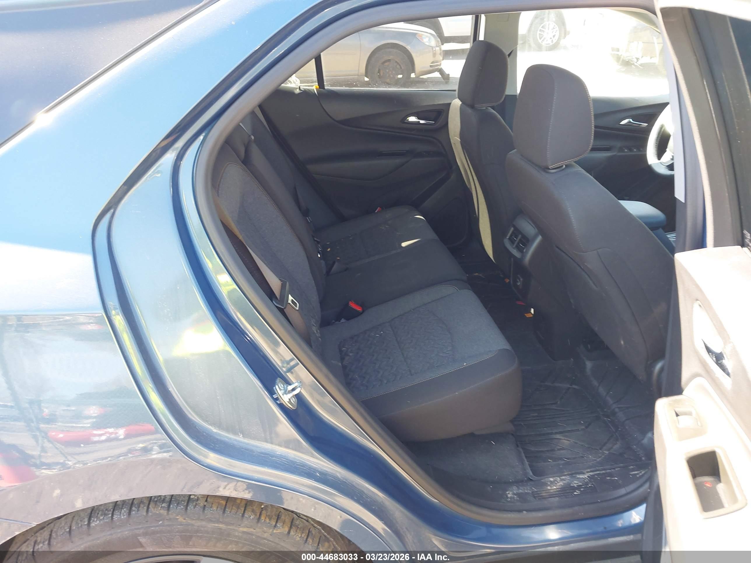 CHEVROLET EQUINOX image 8