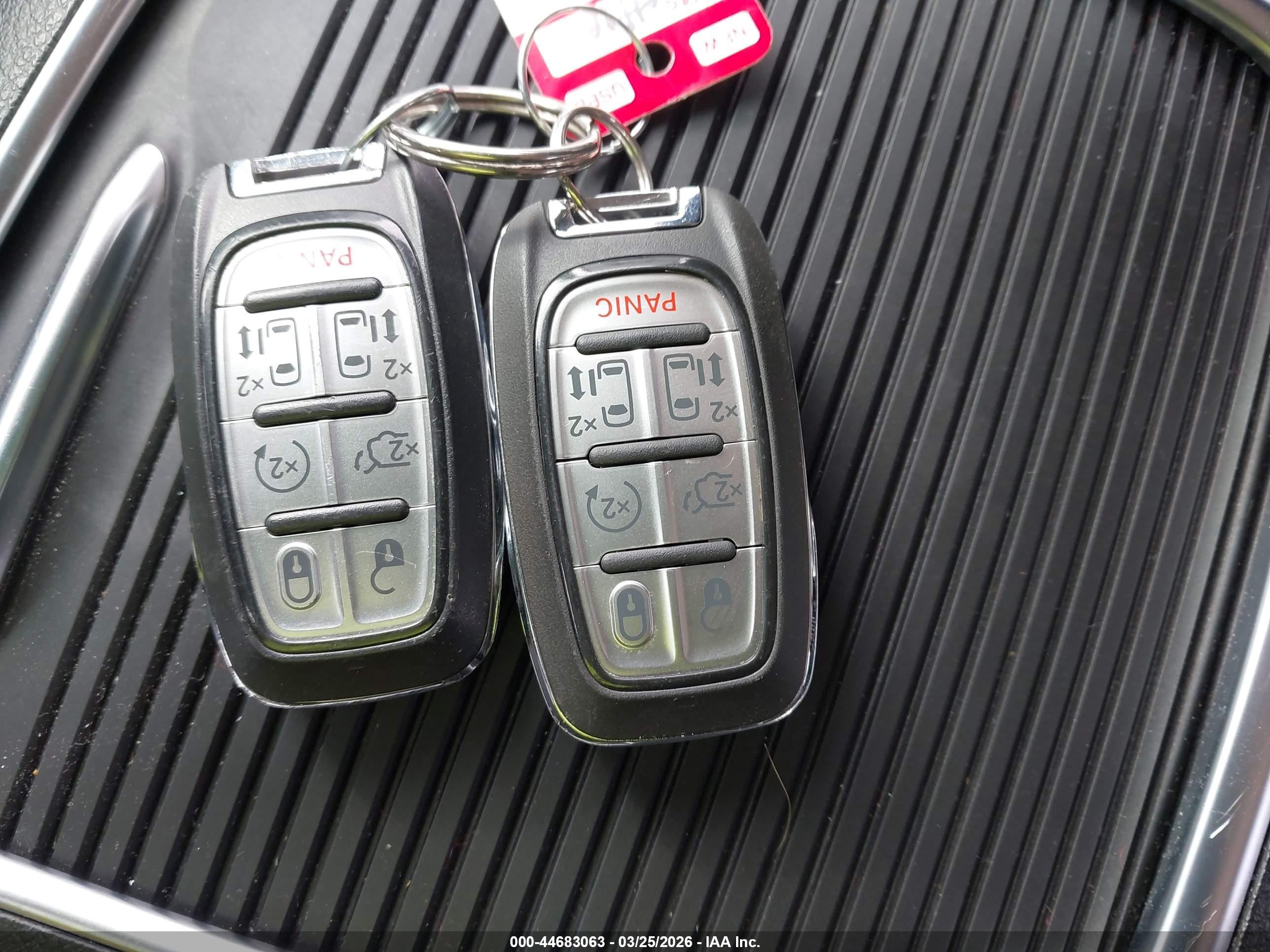 CHRYSLER PACIFICA image 11