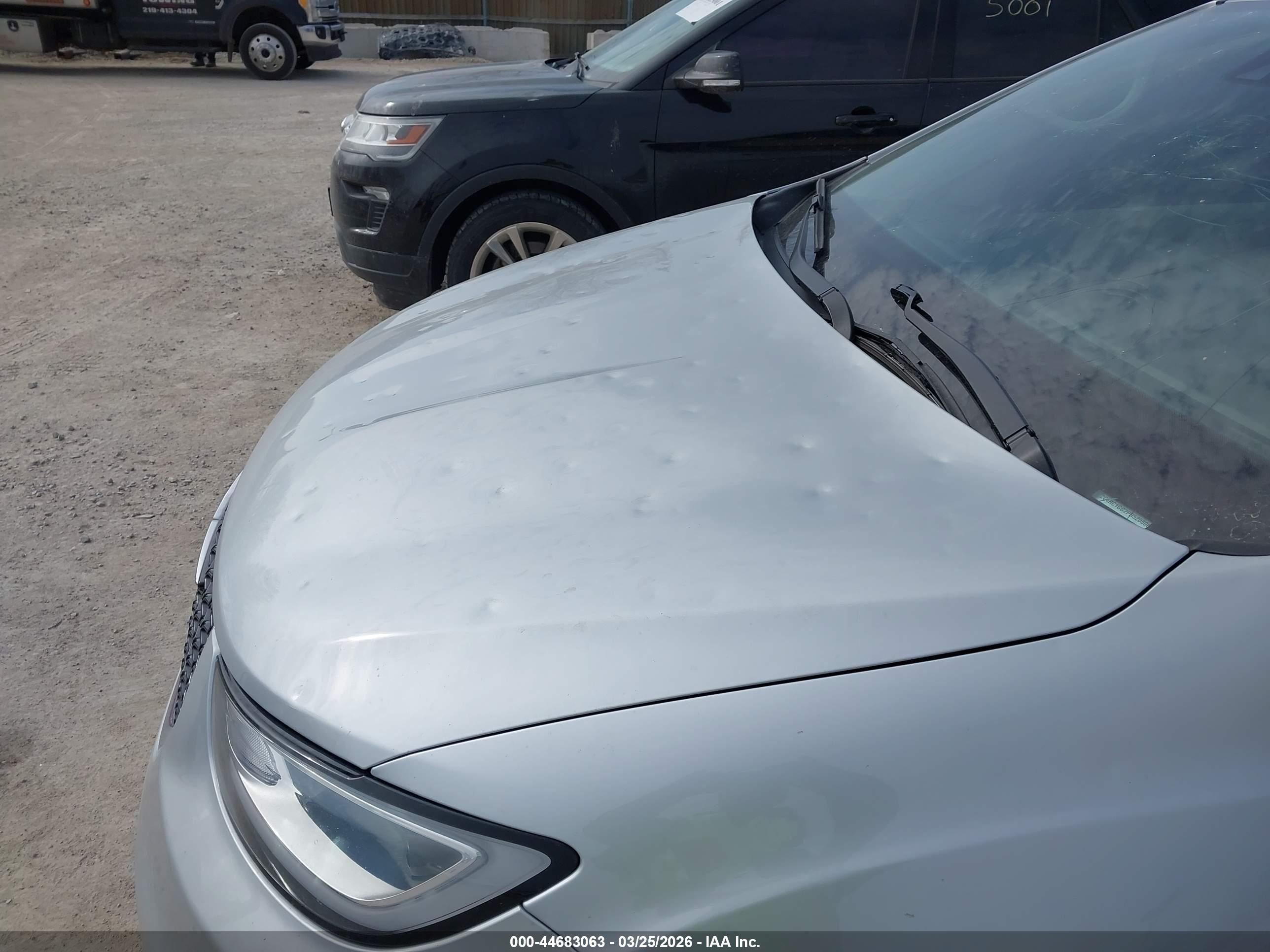 CHRYSLER PACIFICA image 6