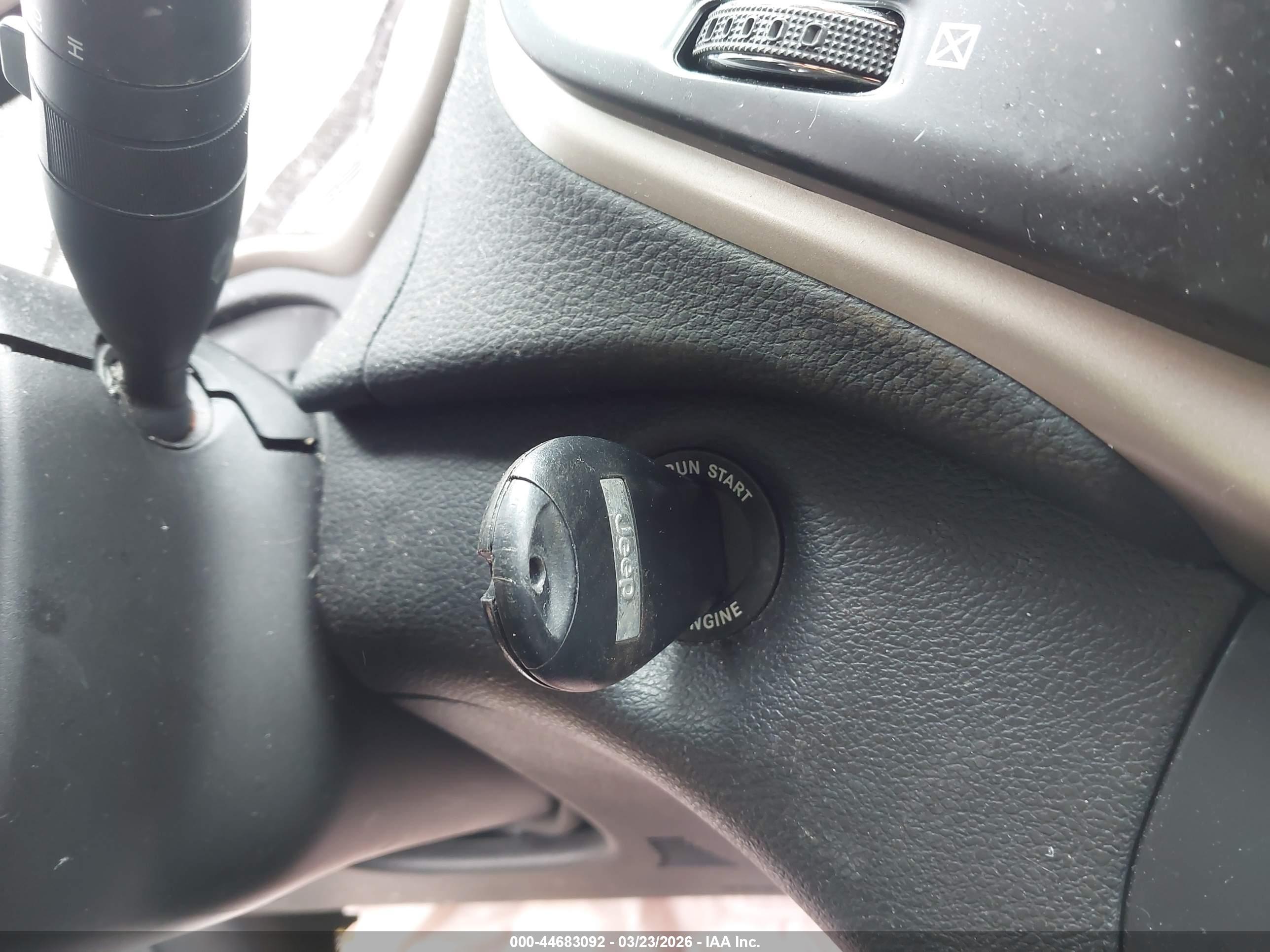 JEEP CHEROKEE image 11