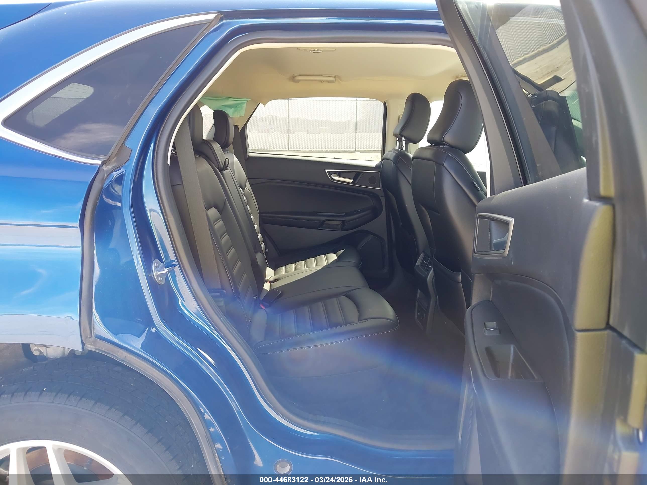 FORD EDGE image 8