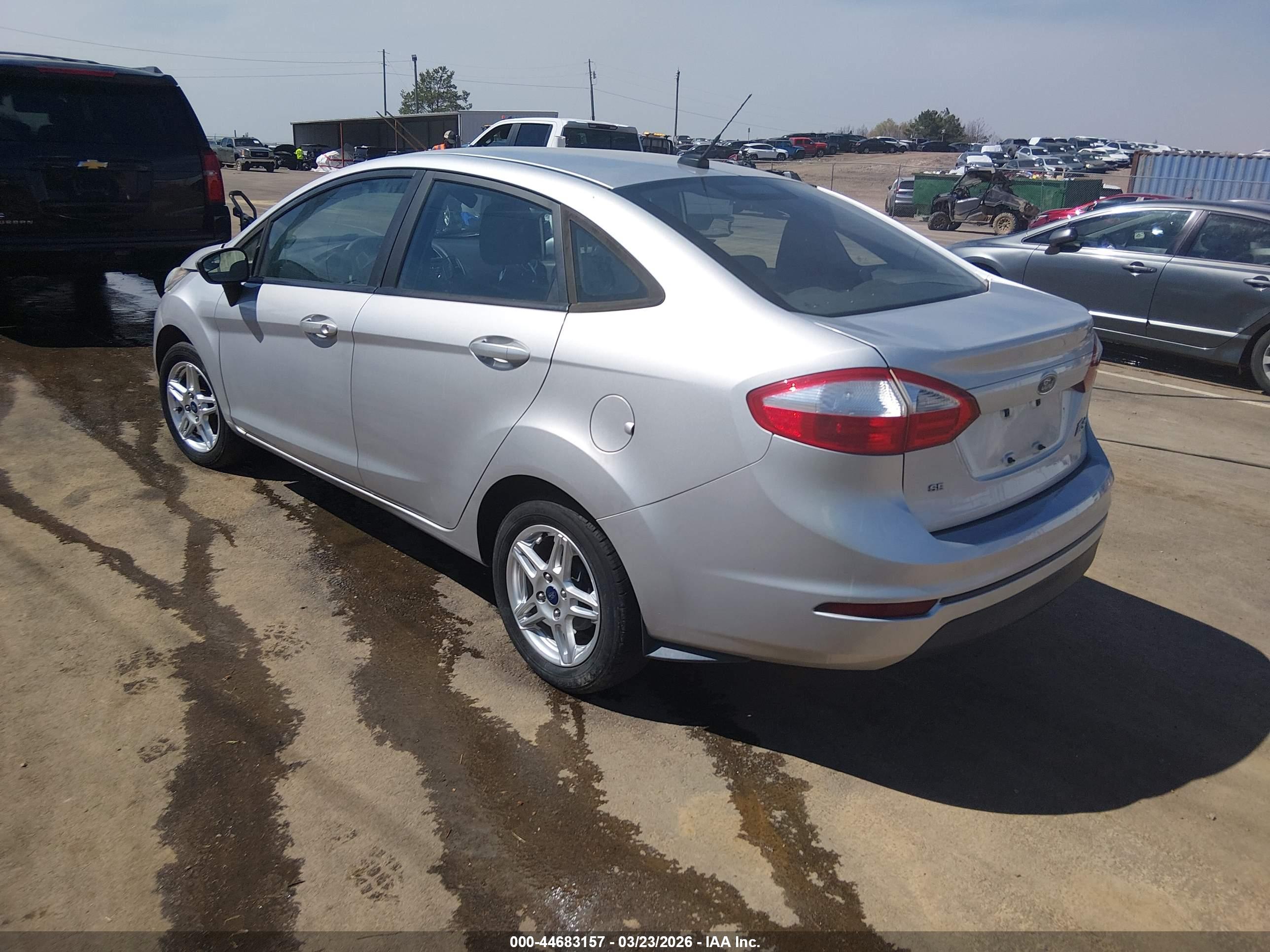 FORD FIESTA image 3