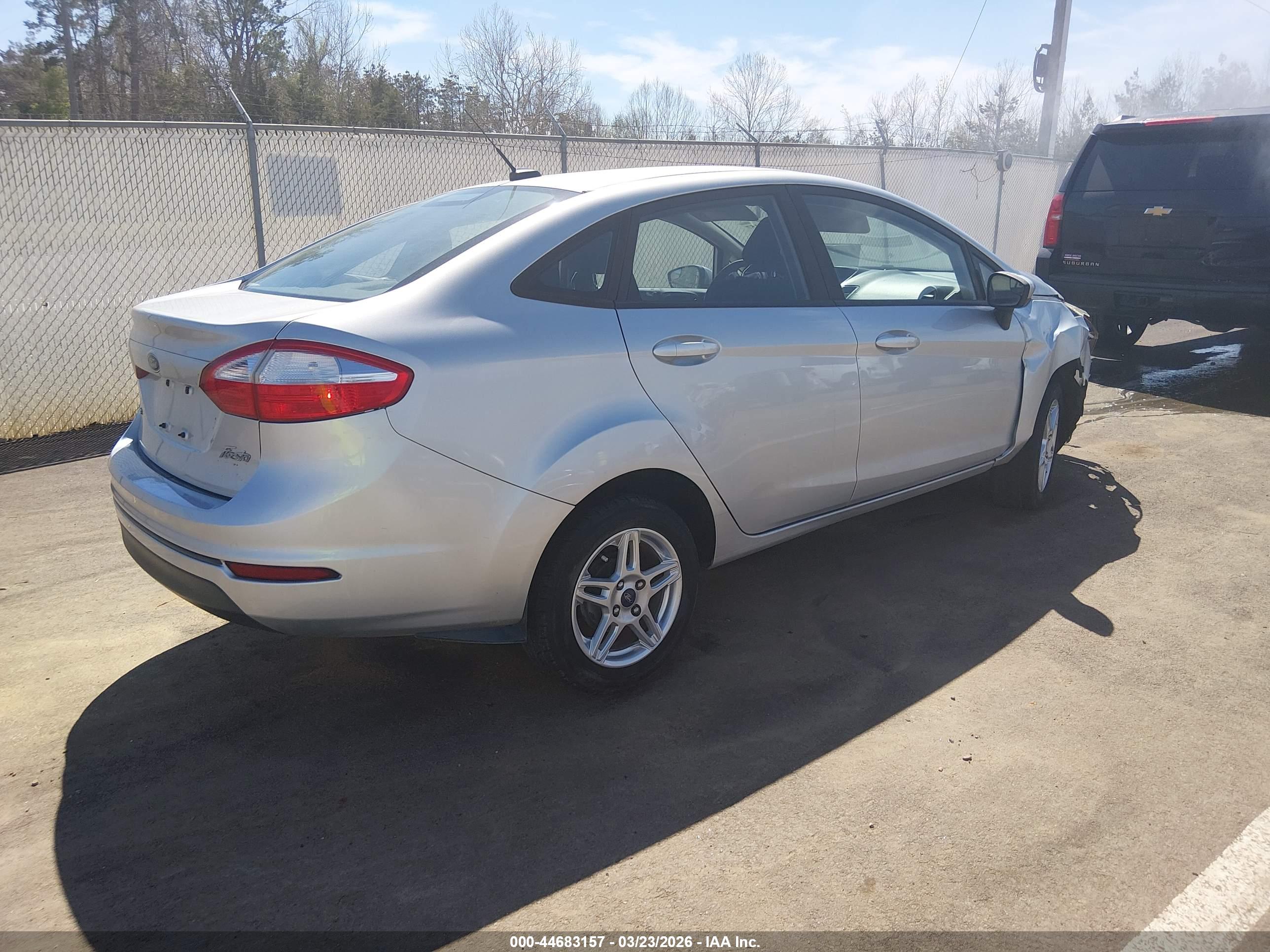 FORD FIESTA image 4