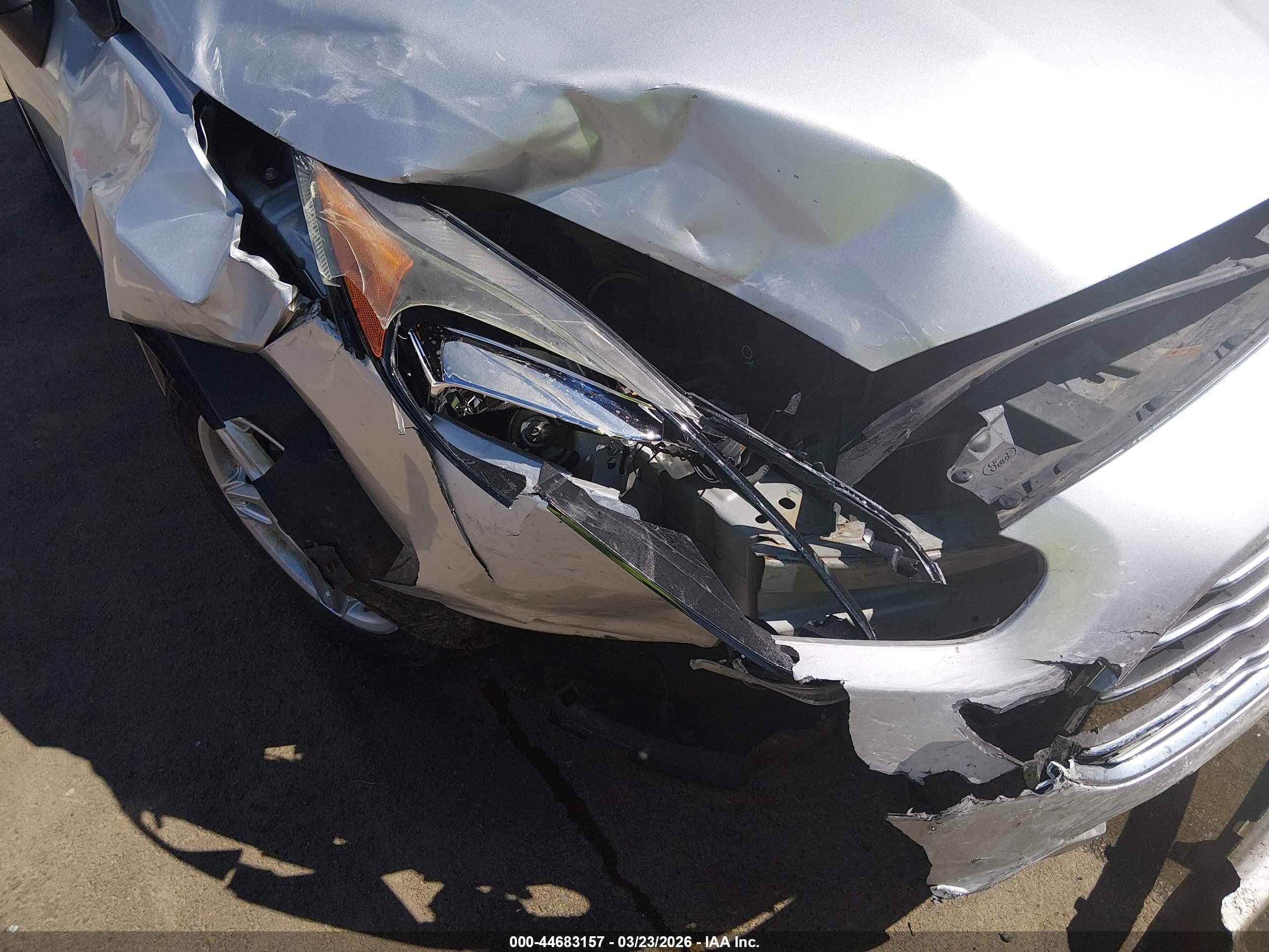 FORD FIESTA image 6