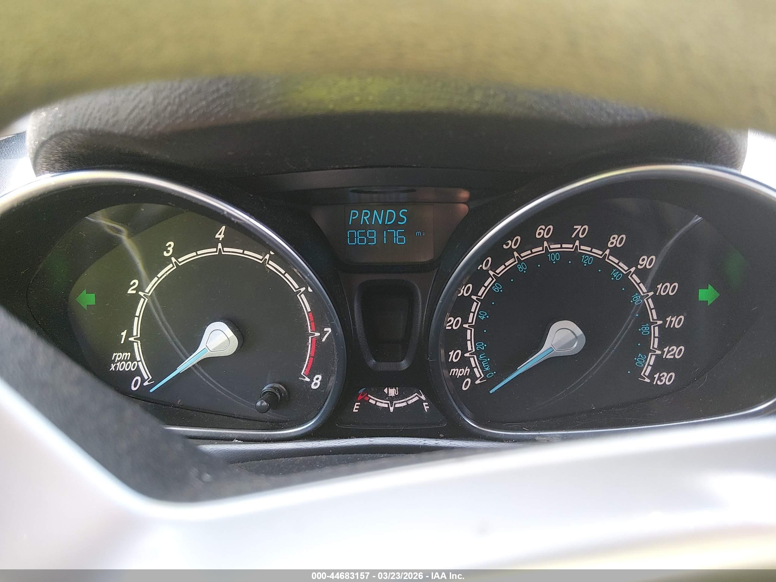FORD FIESTA image 7