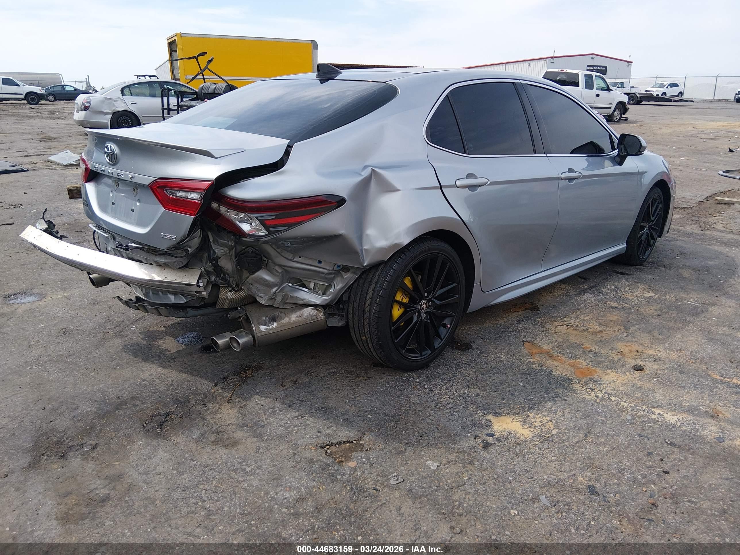 TOYOTA CAMRY image 4