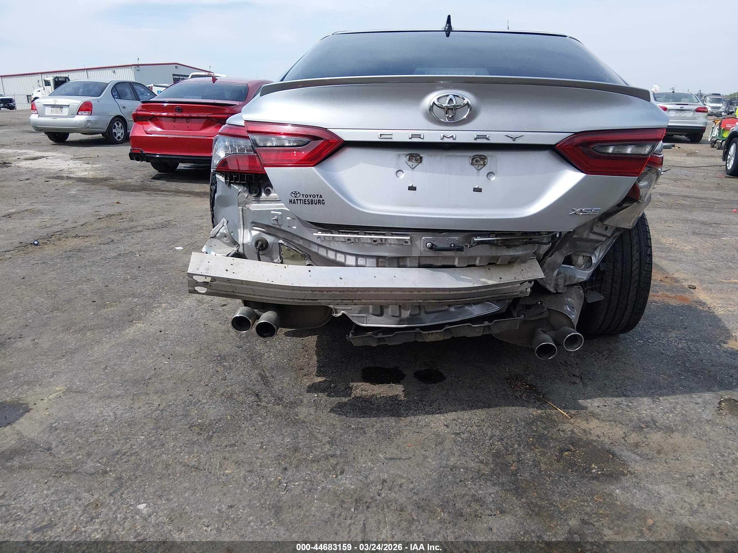 TOYOTA CAMRY image 6