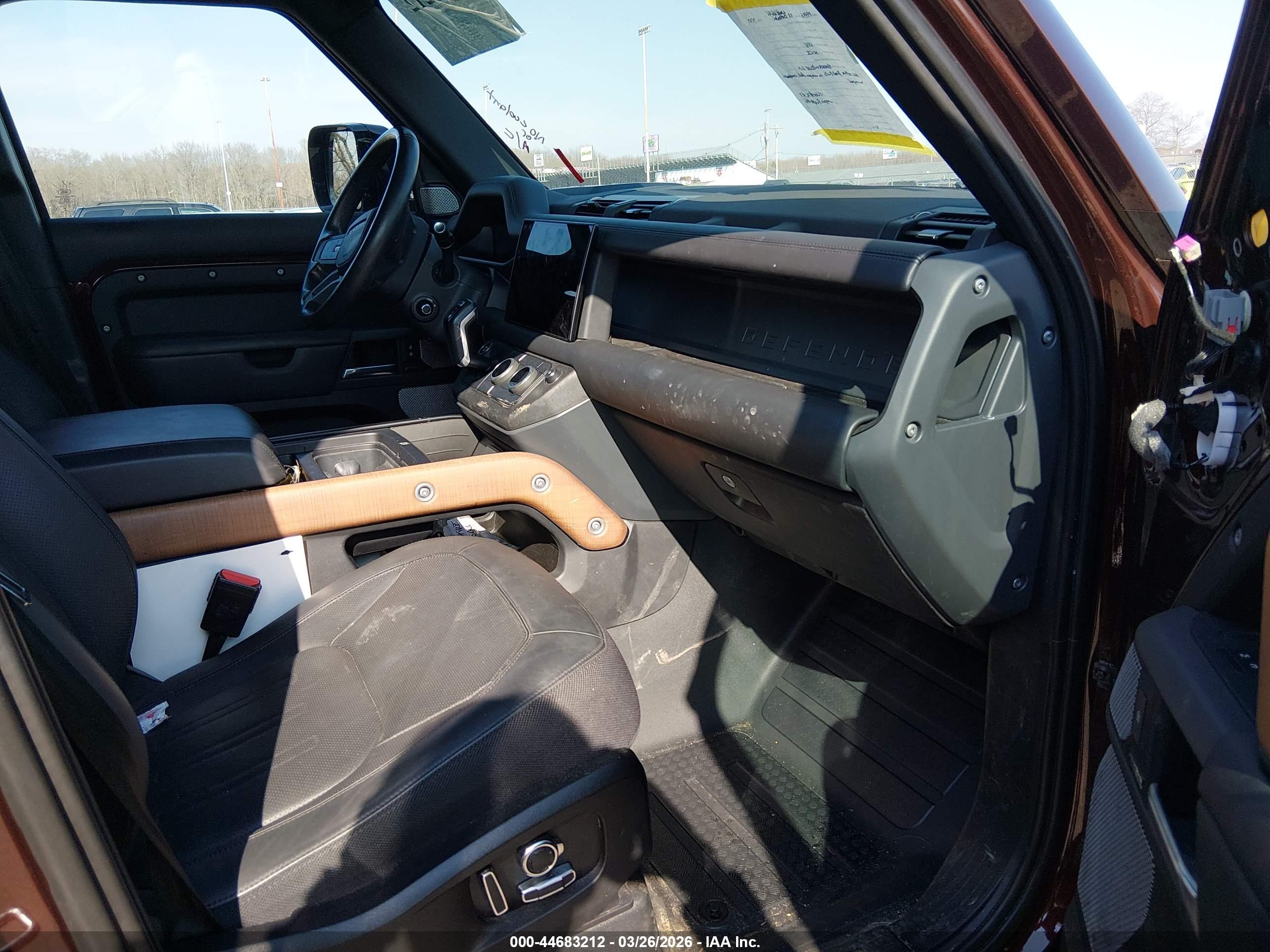 LAND ROVER image 5