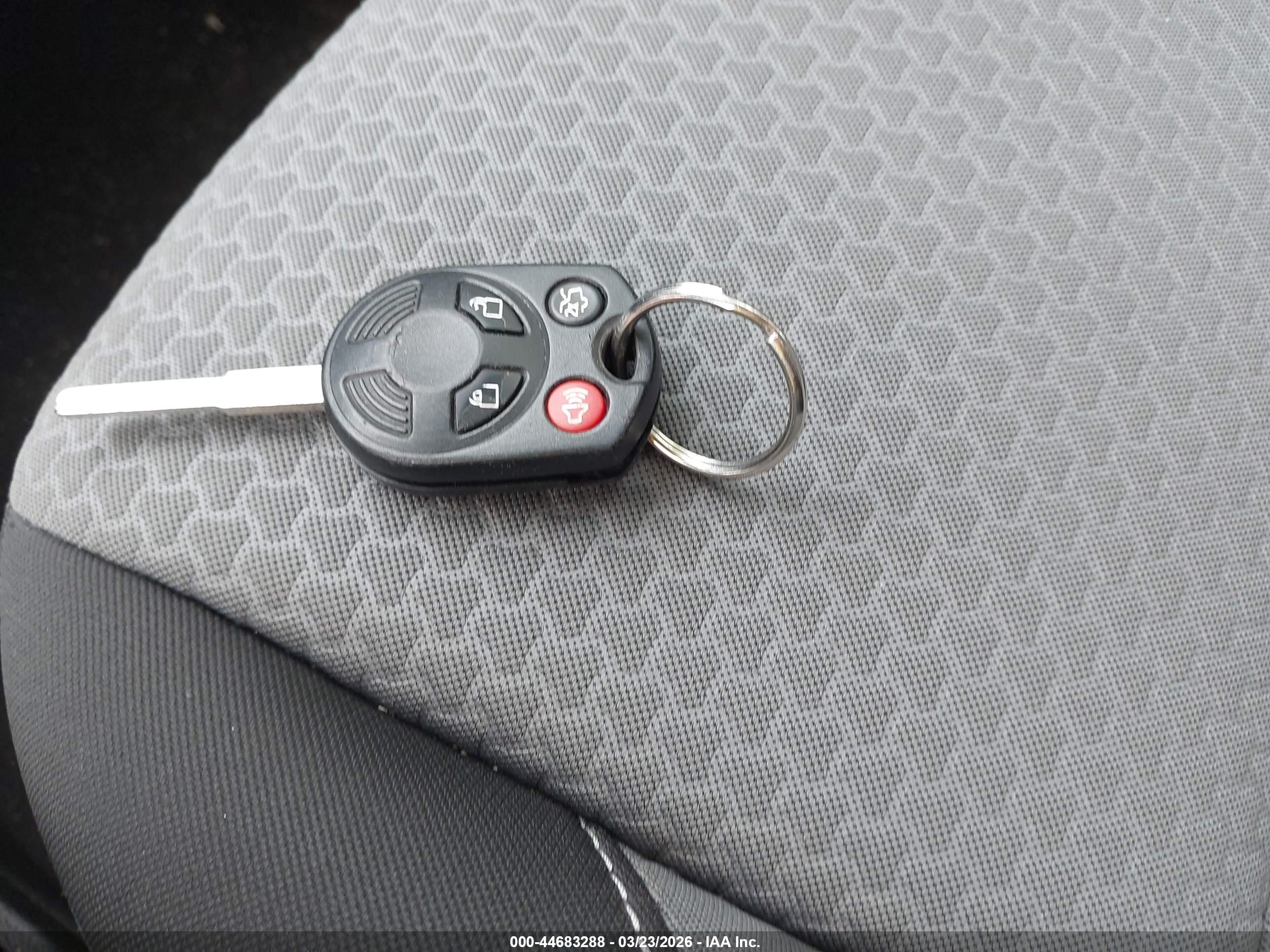 FORD C-MAX image 11