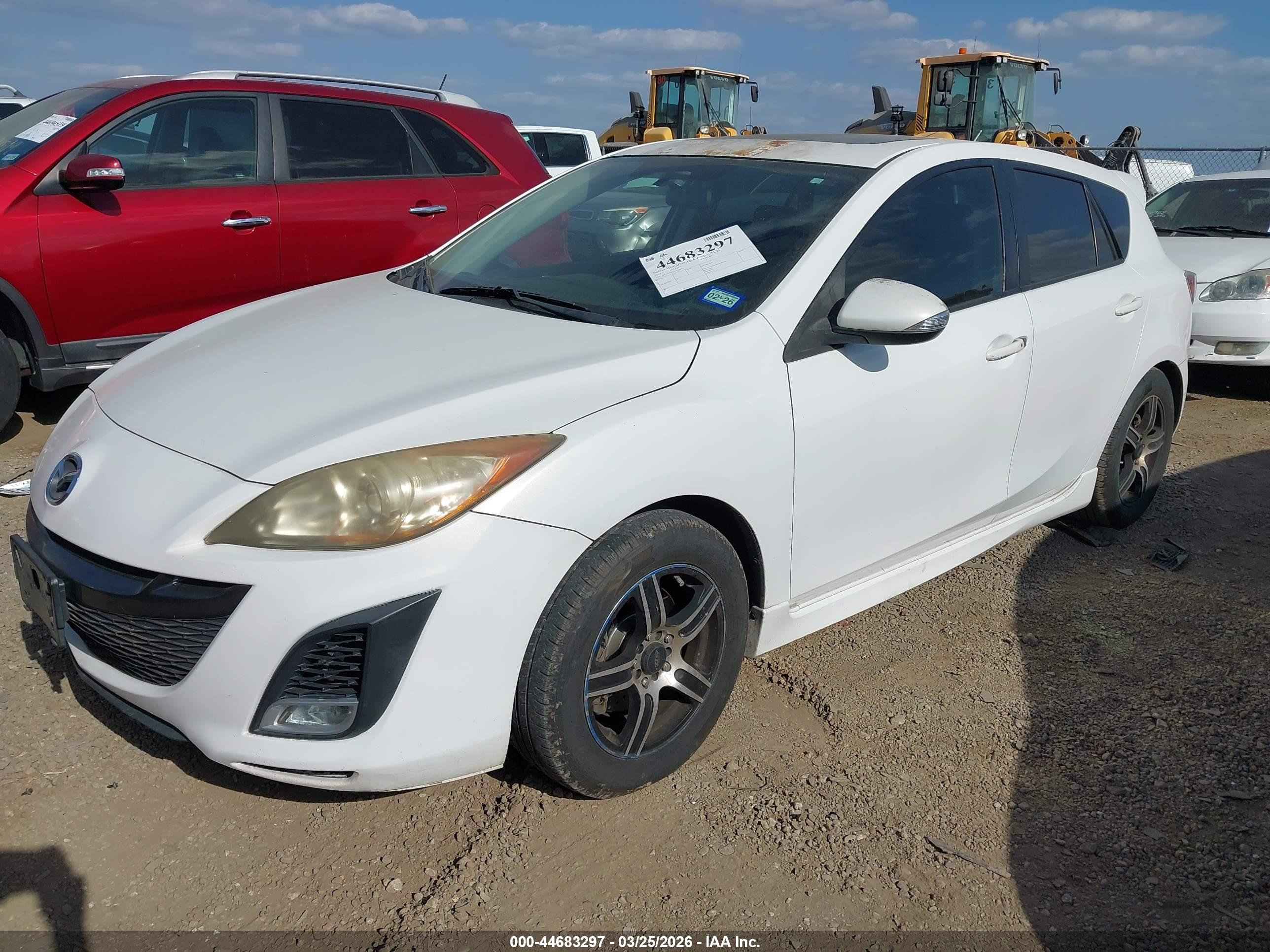 MAZDA MAZDA3 image 2