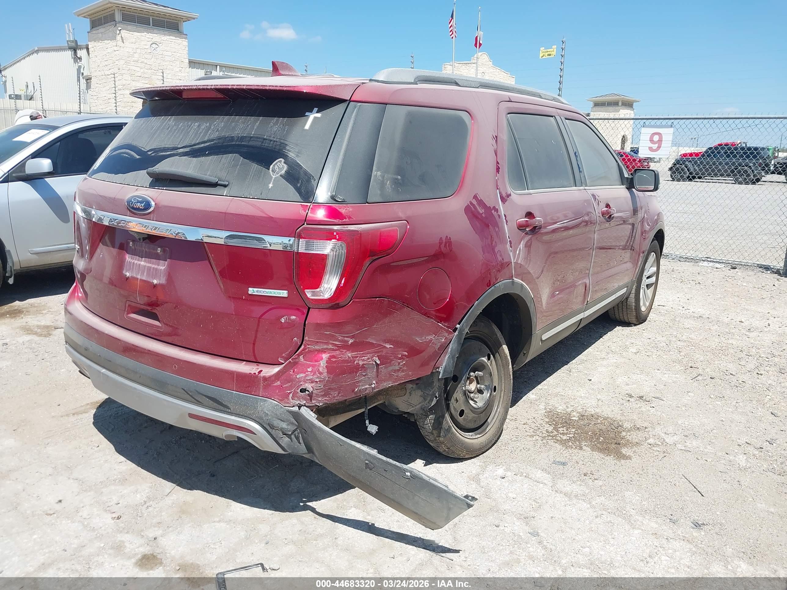 FORD EXPLORER image 4