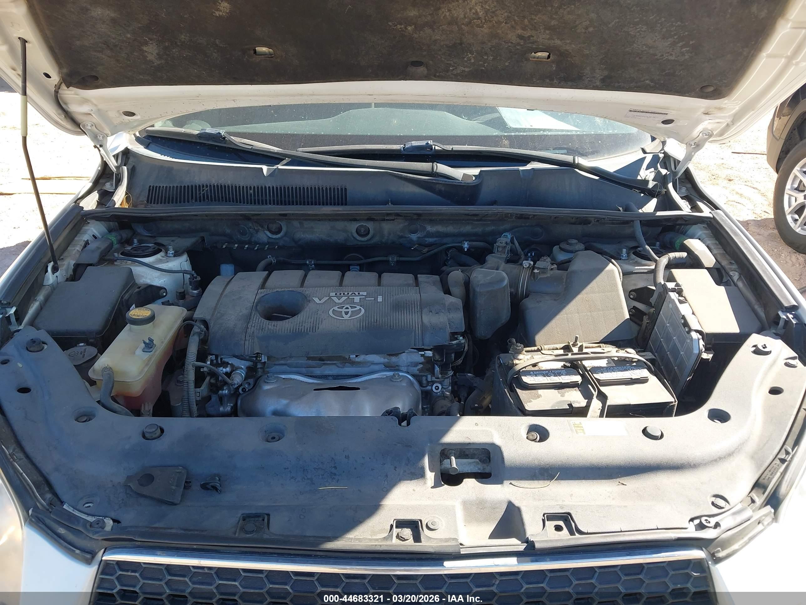 TOYOTA RAV4 image 10