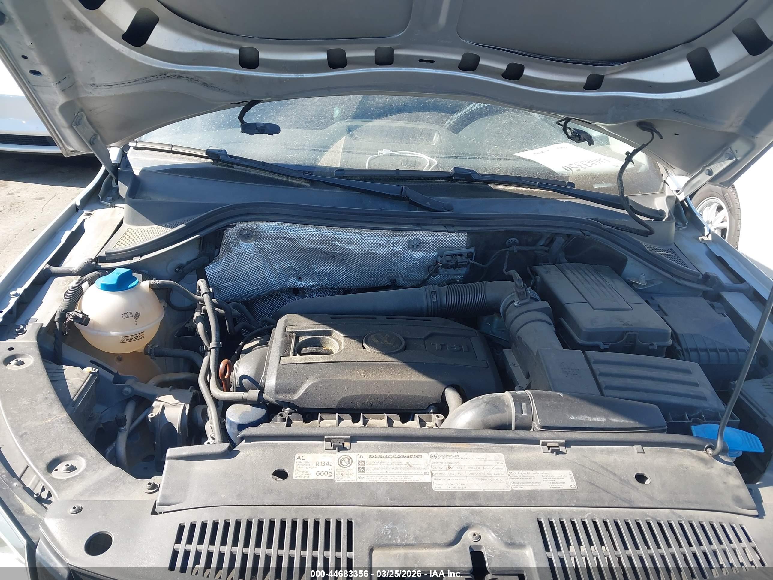 VOLKSWAGEN TIGUAN image 10