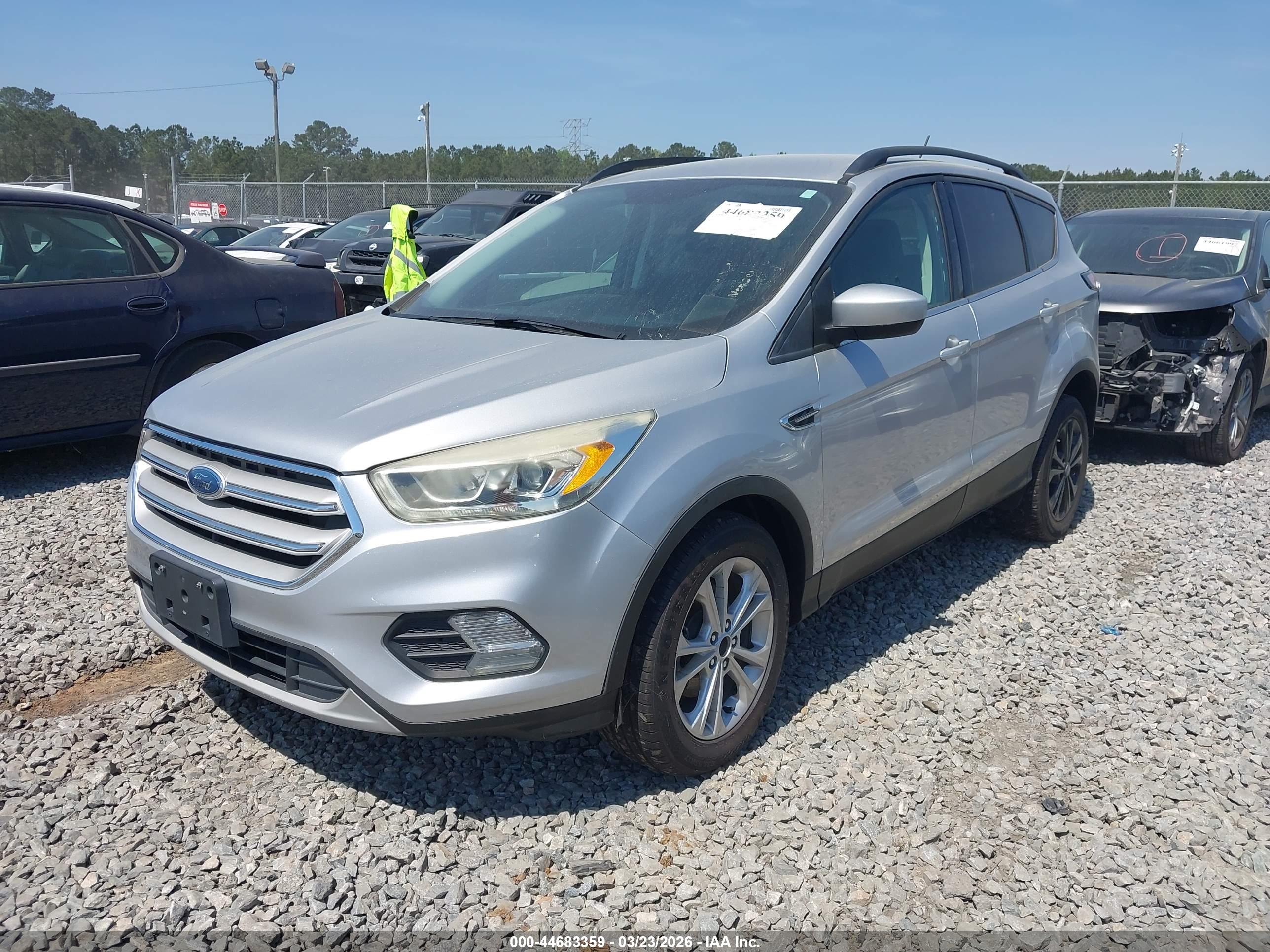 FORD ESCAPE image 2