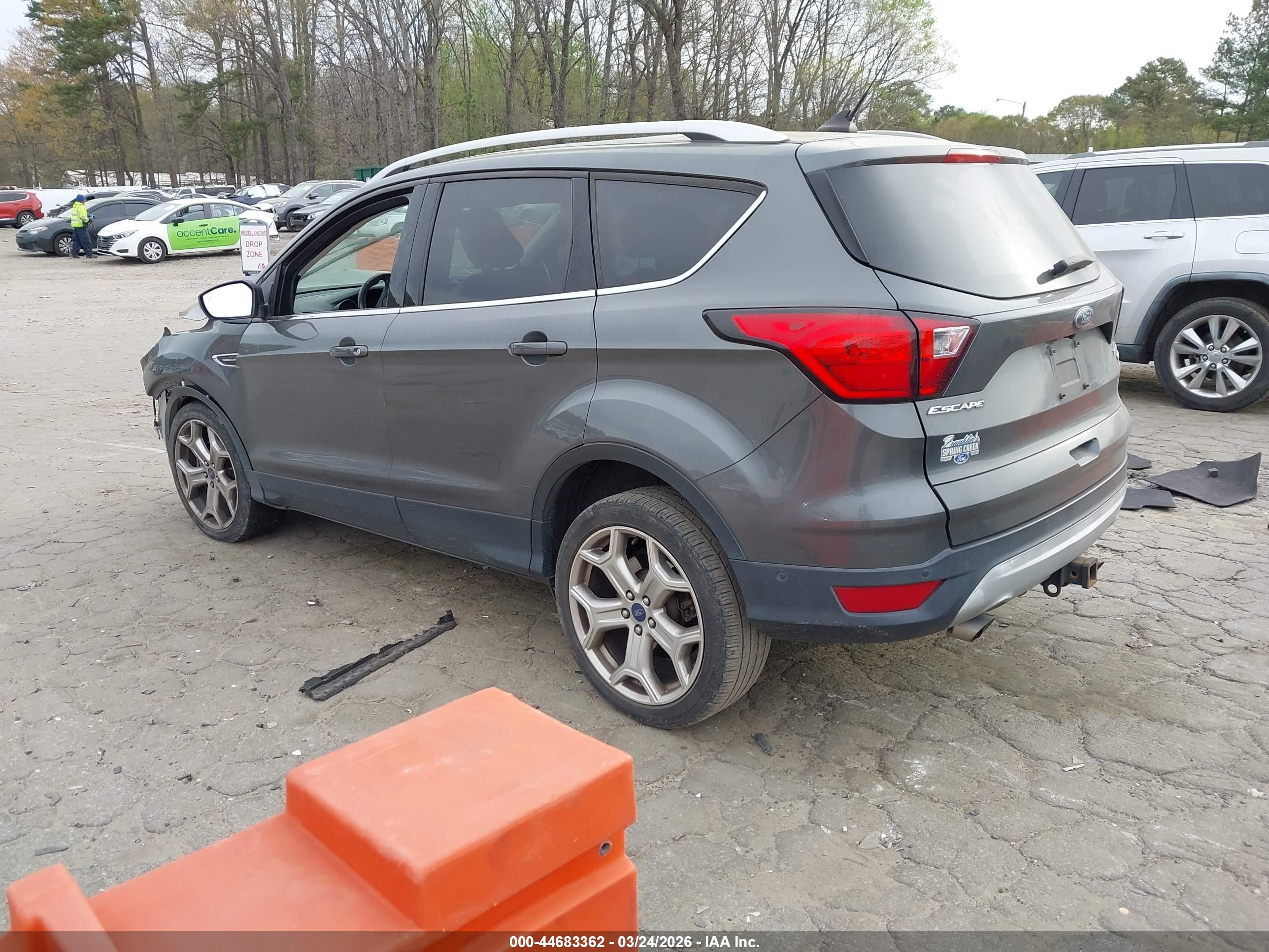 FORD ESCAPE image 3