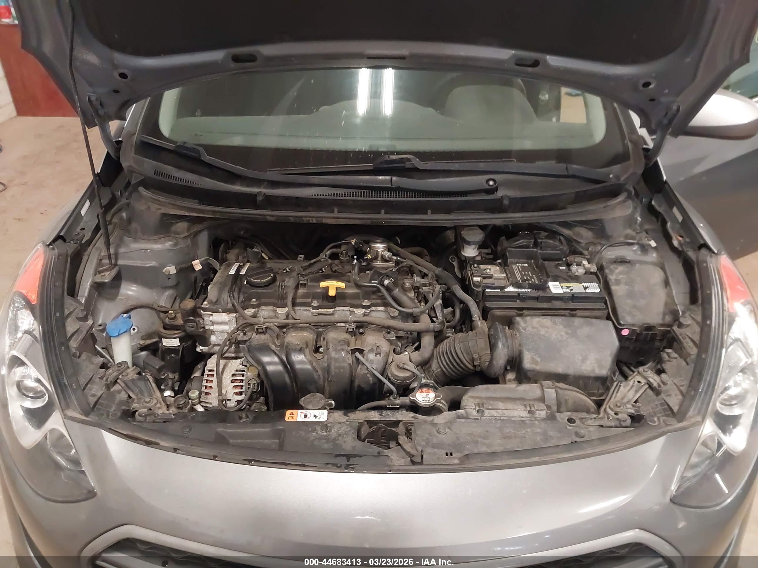 HYUNDAI ELANTRA image 10