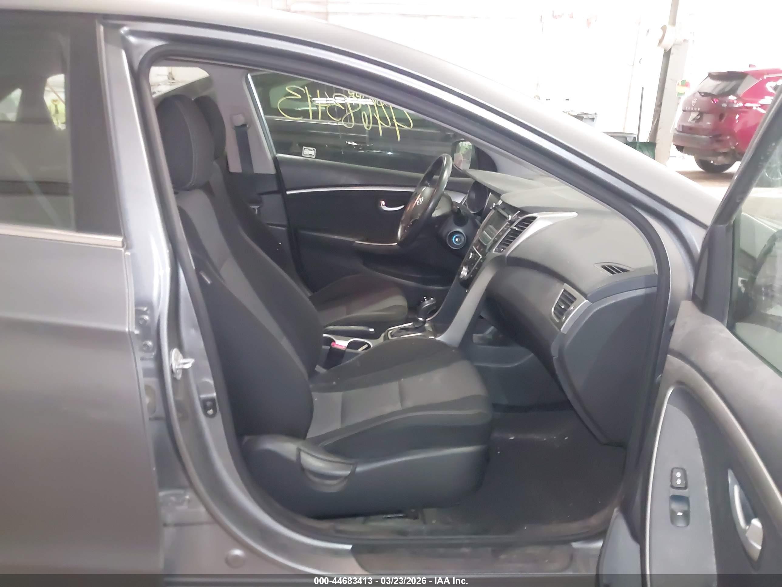 HYUNDAI ELANTRA image 5