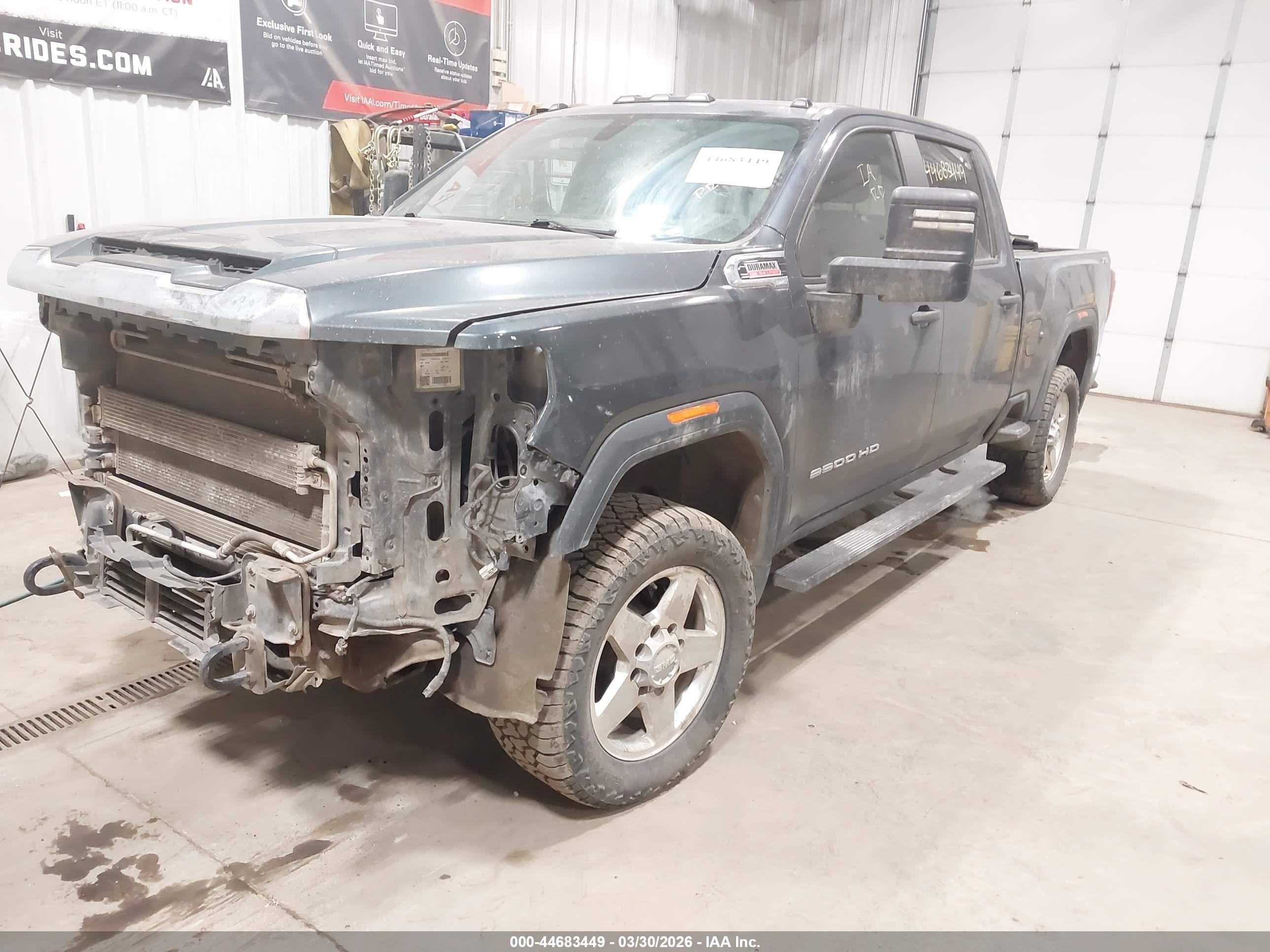 GMC SIERRA image 2
