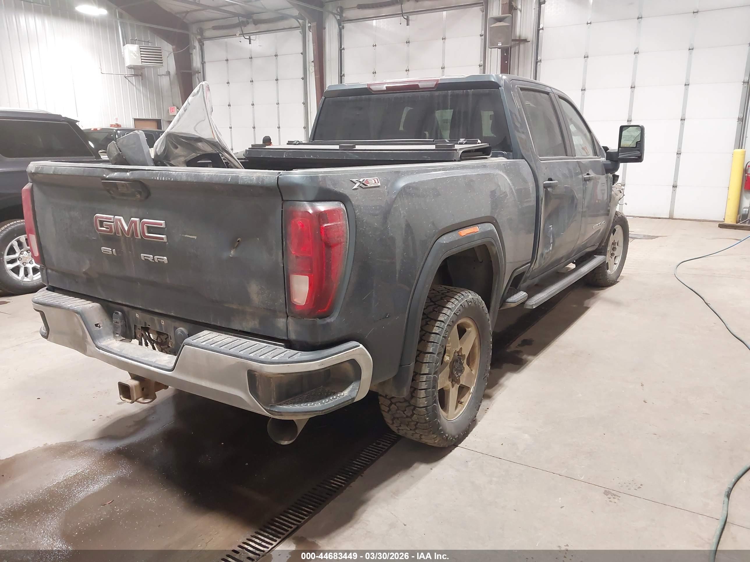 GMC SIERRA image 4