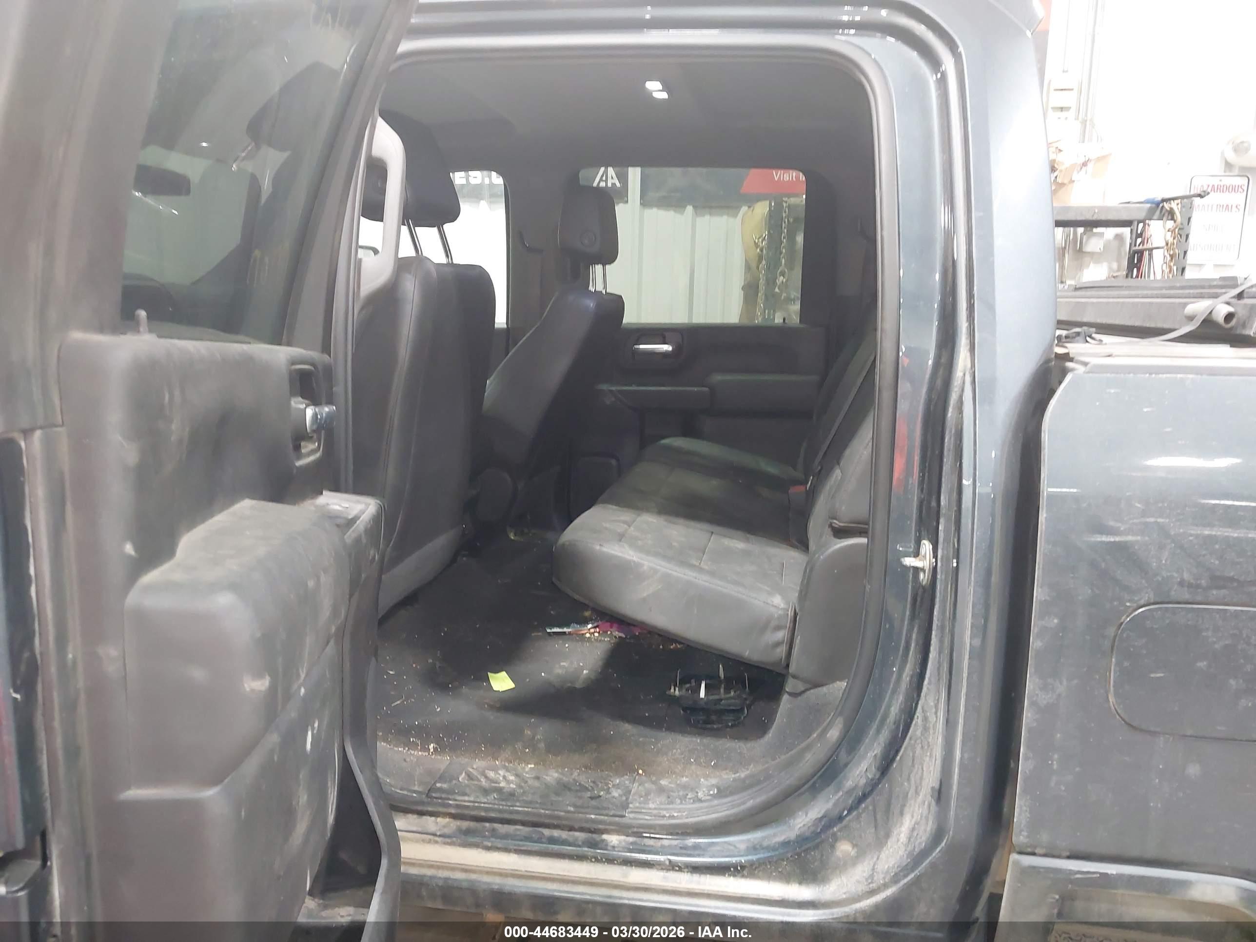 GMC SIERRA image 8