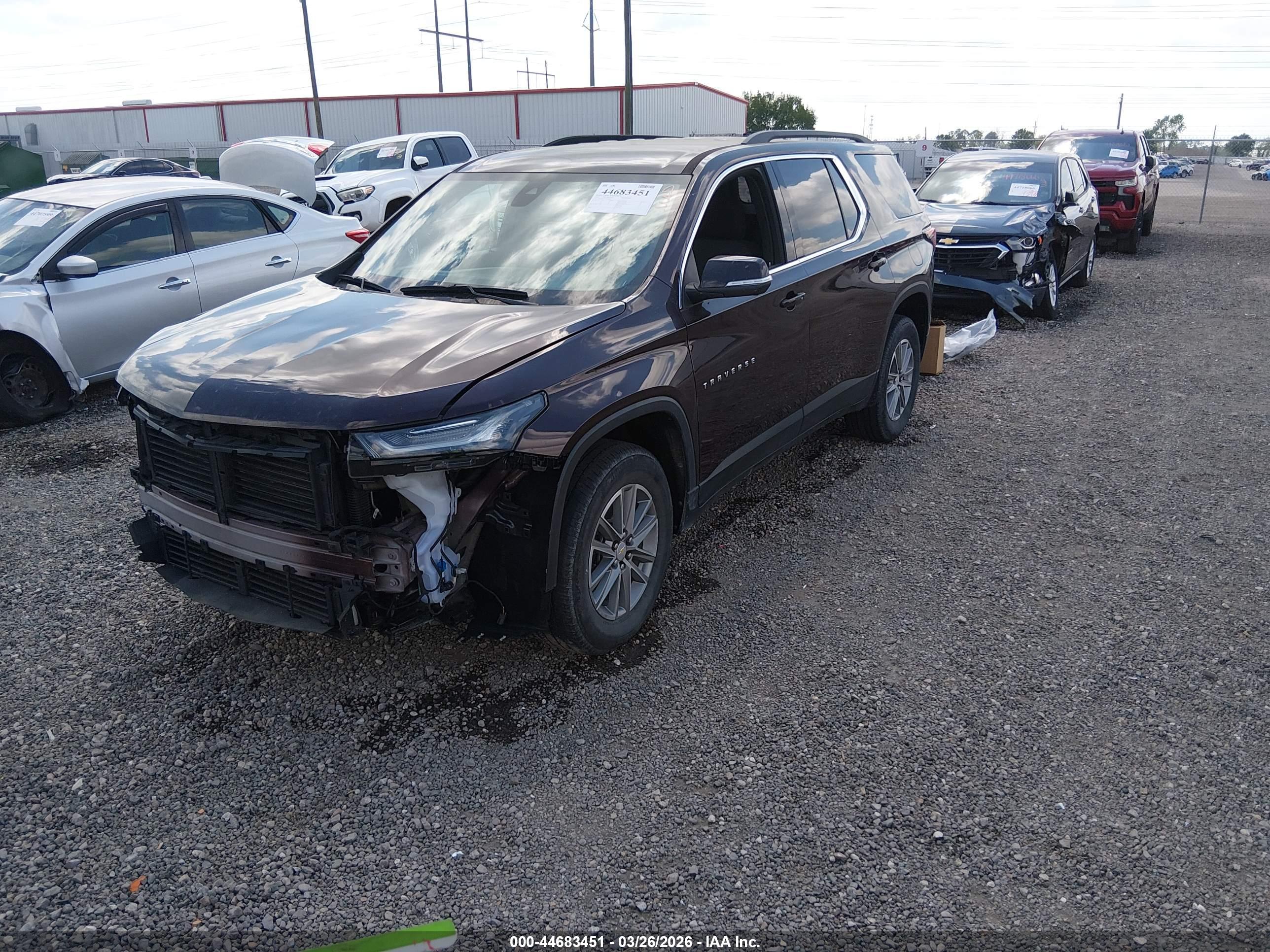 CHEVROLET TRAVERSE image 2