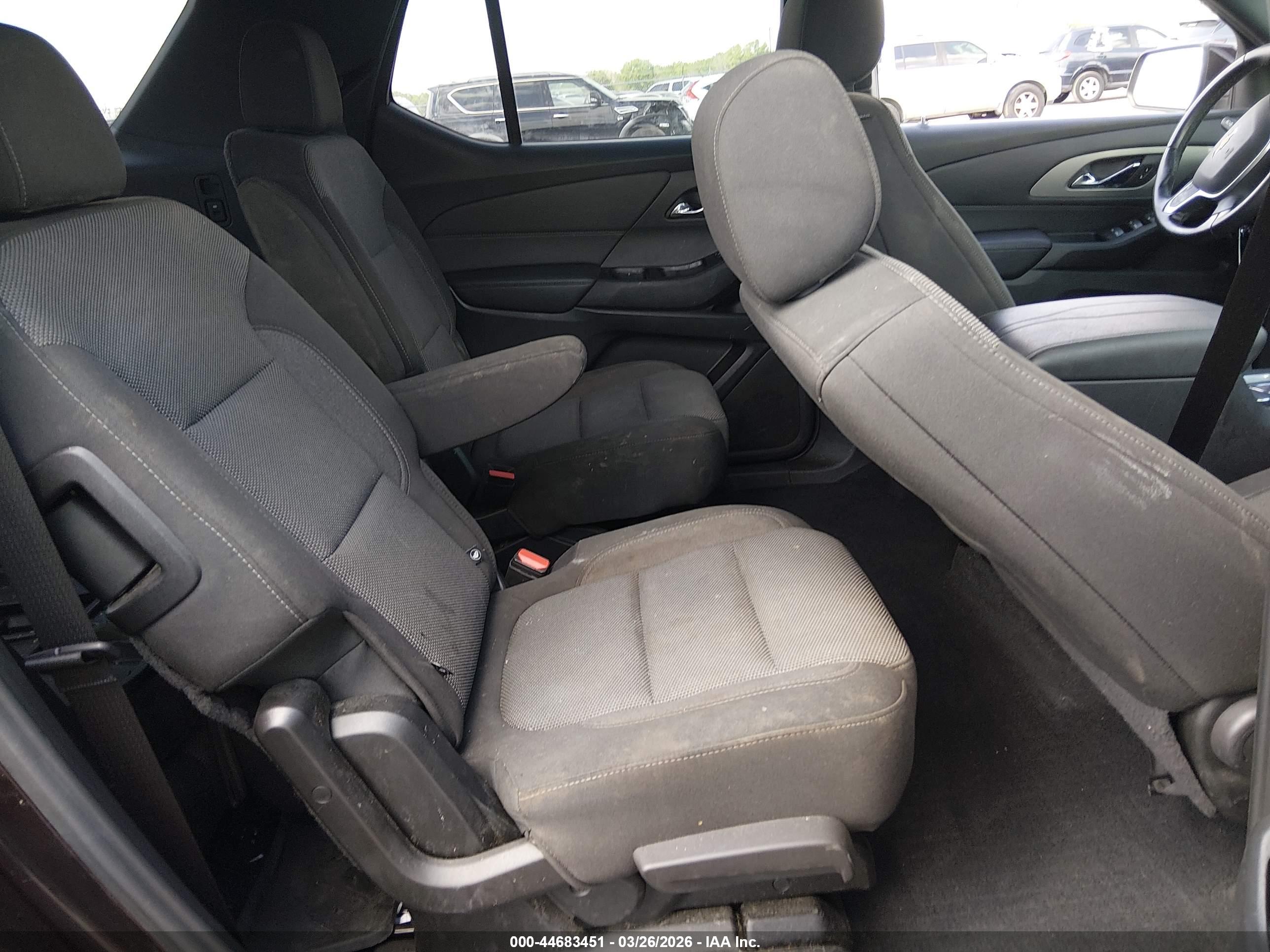 CHEVROLET TRAVERSE image 8