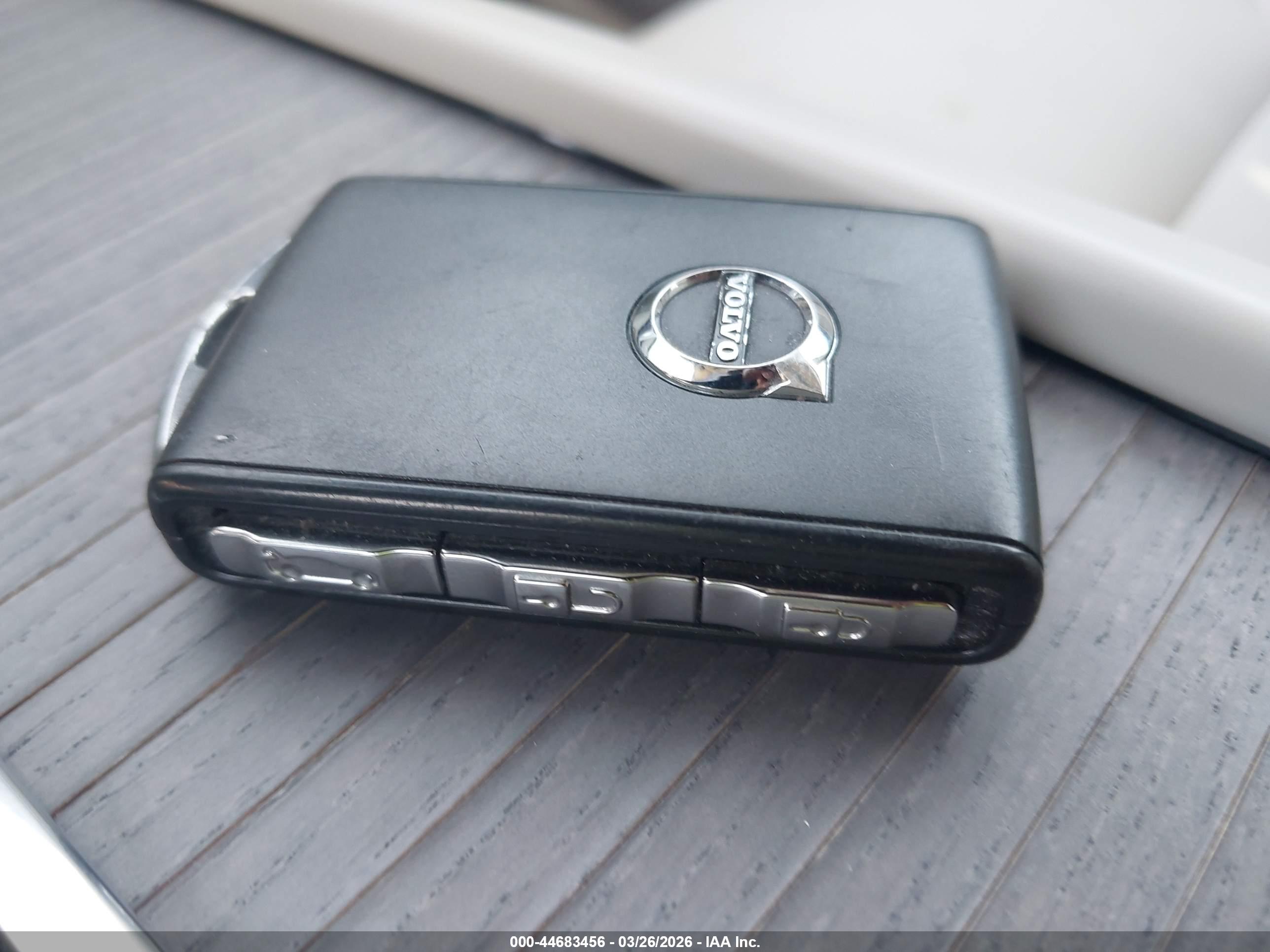 VOLVO XC90 image 11