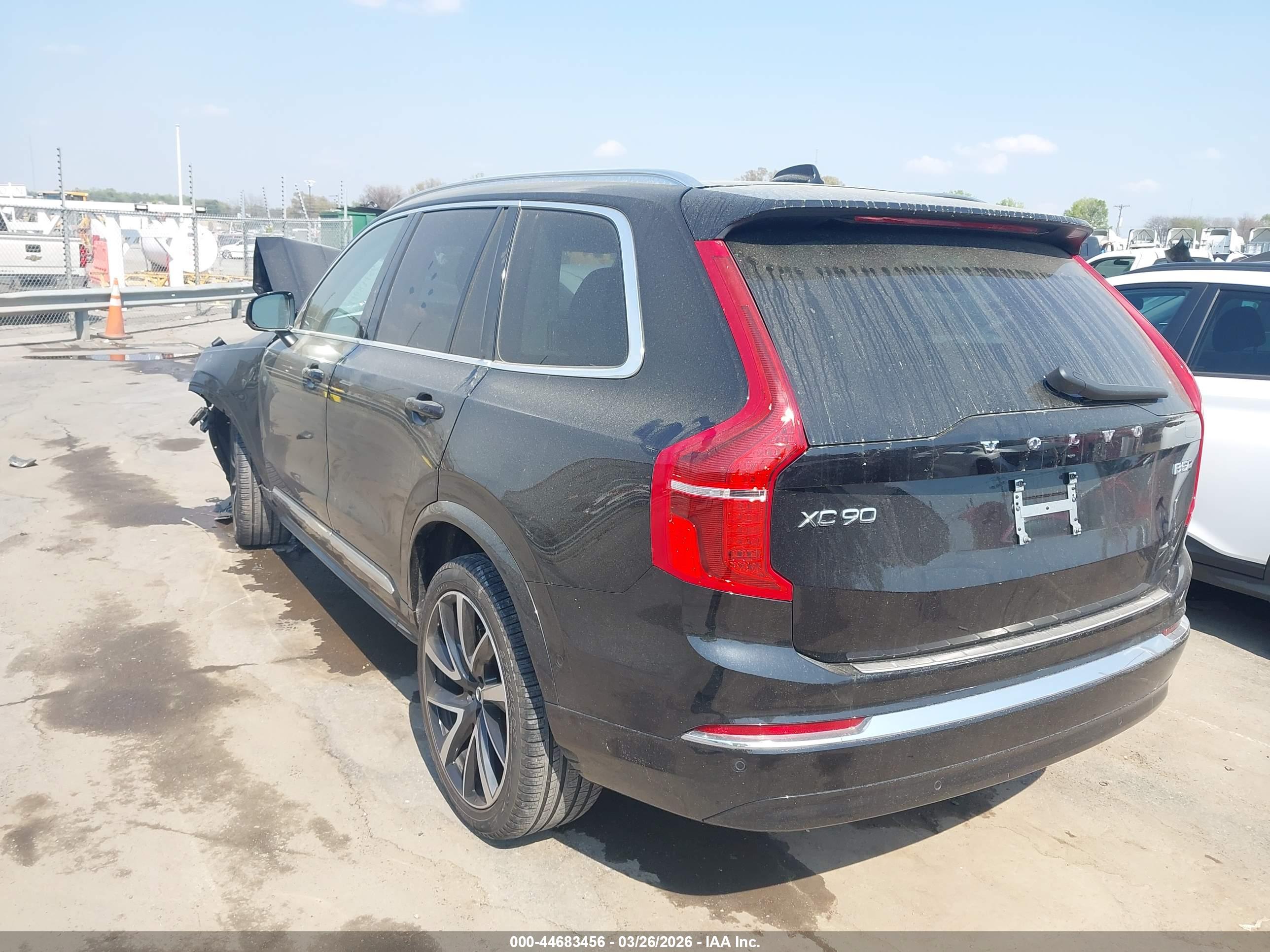 VOLVO XC90 image 3