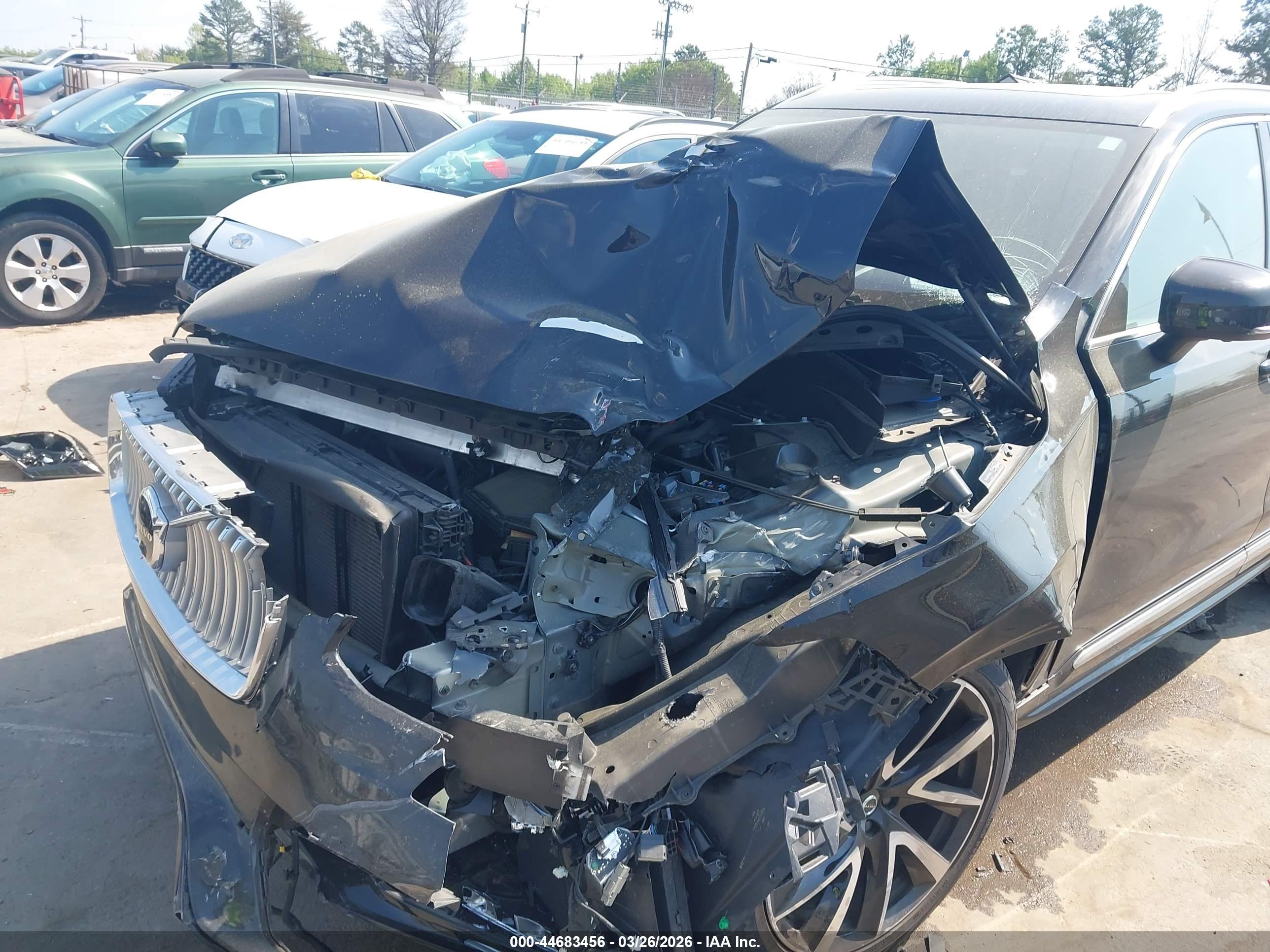 VOLVO XC90 image 6