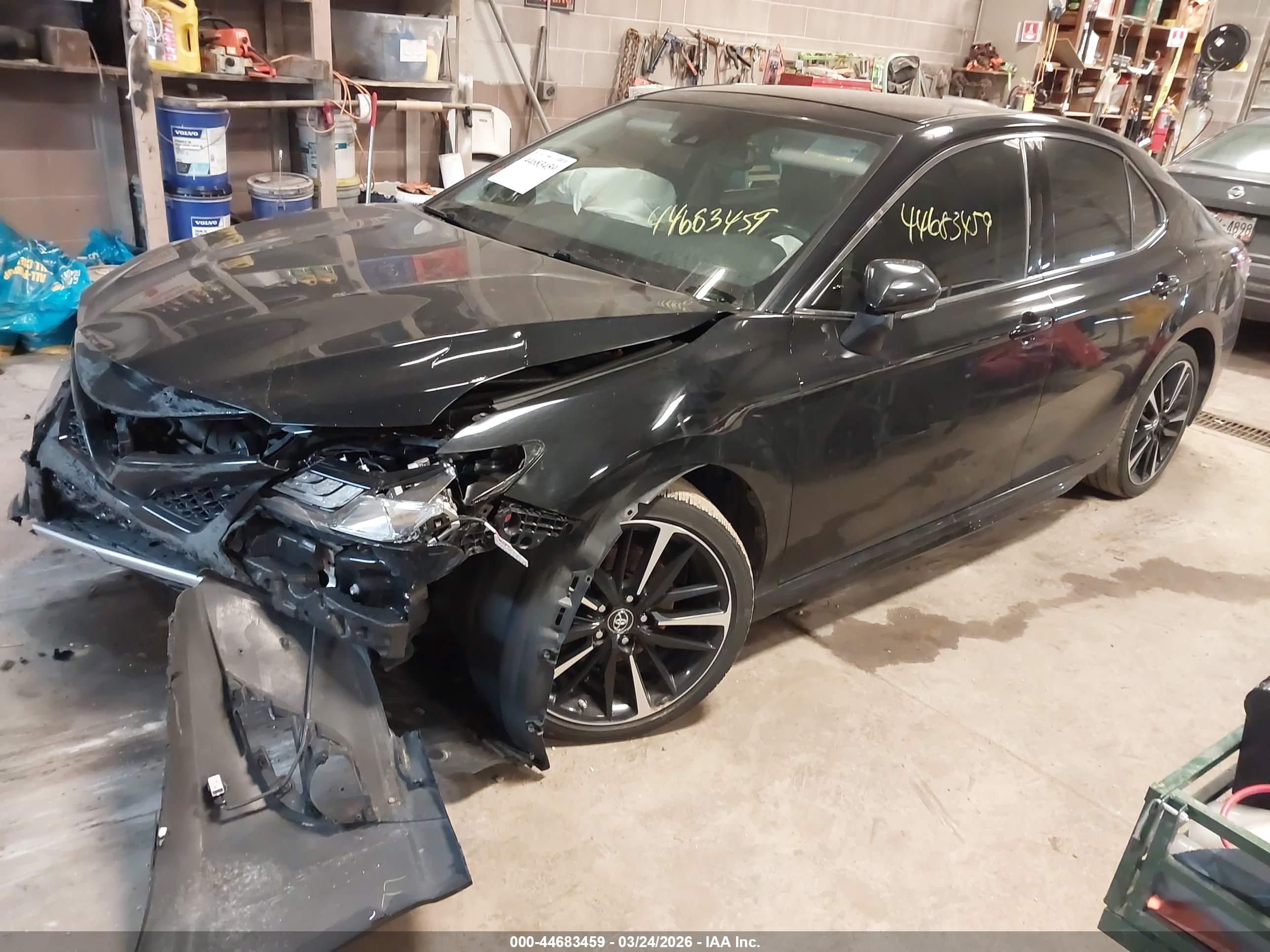 TOYOTA CAMRY image 2