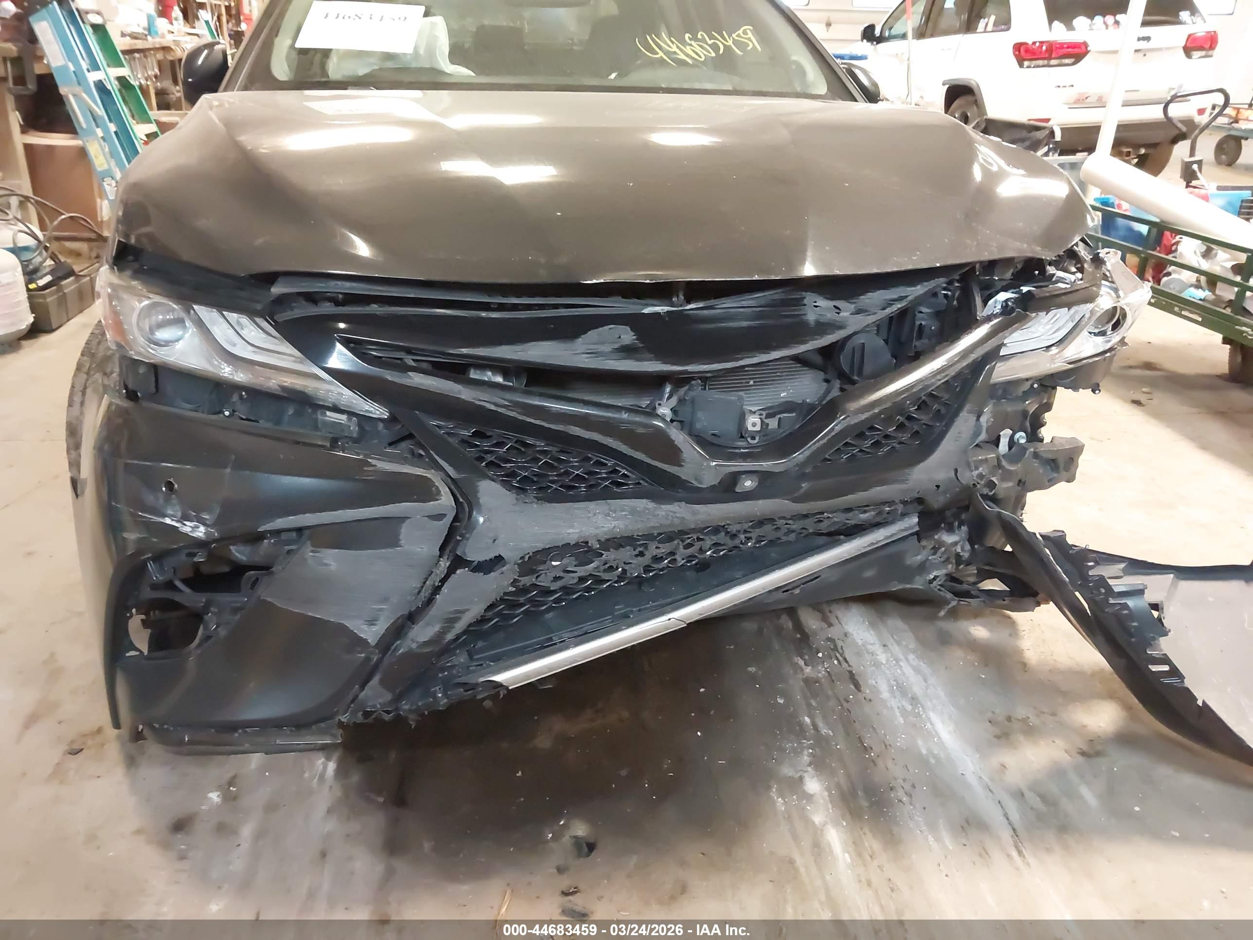 TOYOTA CAMRY image 6