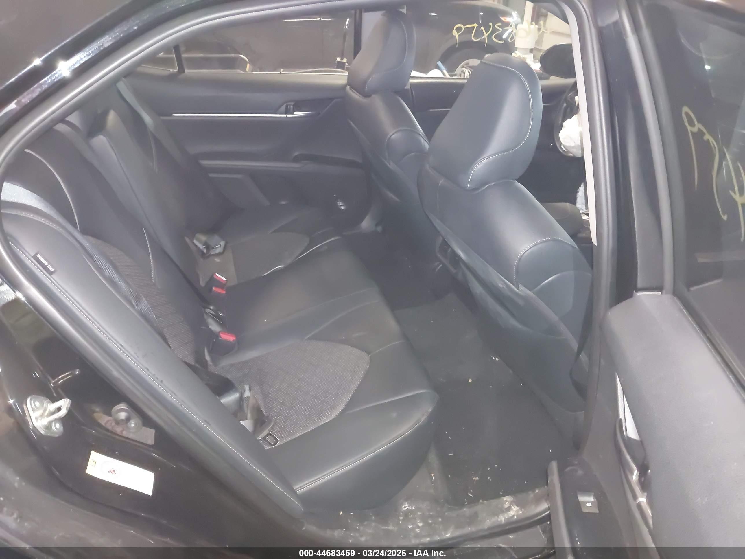 TOYOTA CAMRY image 8