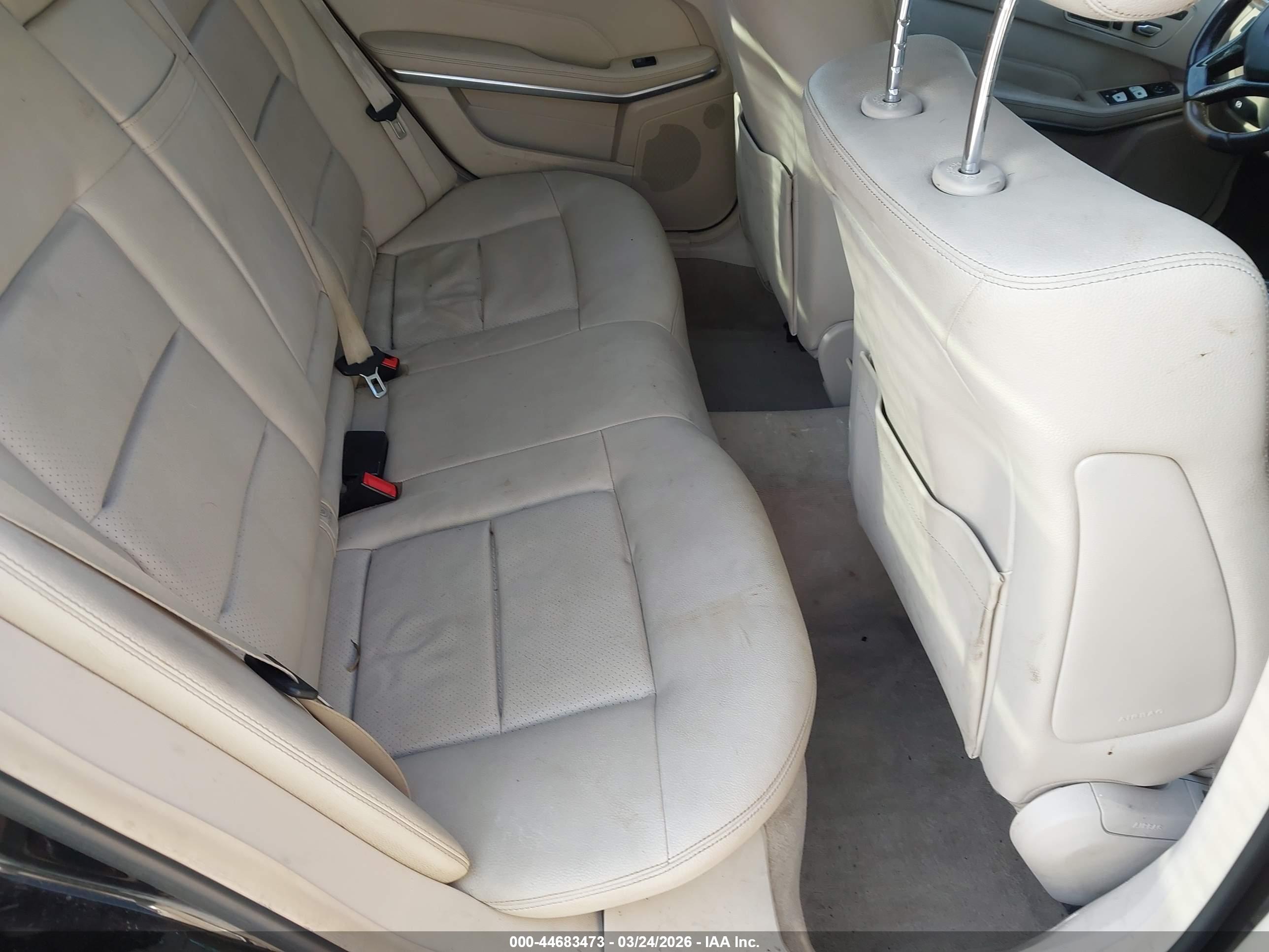 MERCEDES-BENZ E image 8