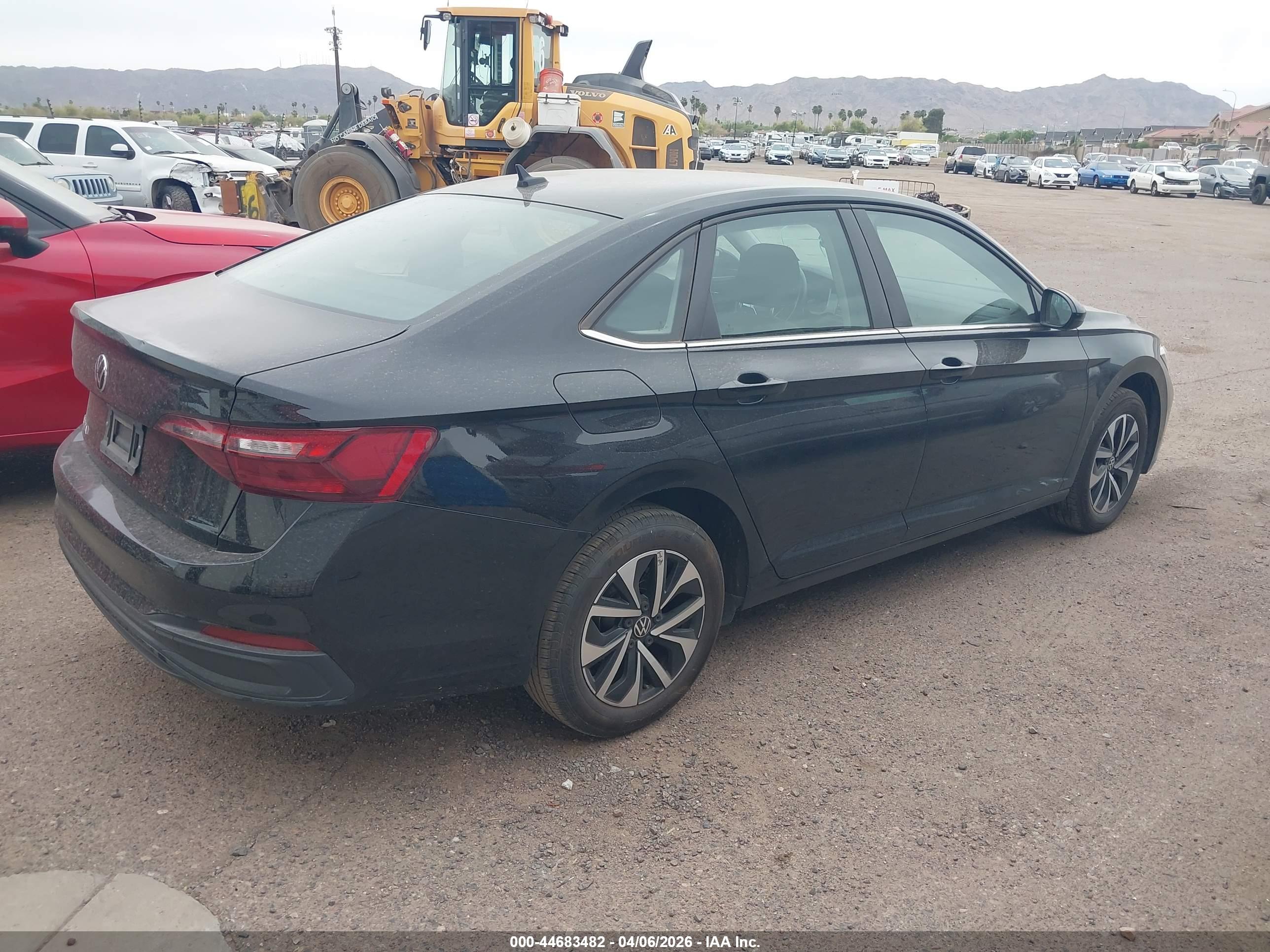 VOLKSWAGEN JETTA image 4
