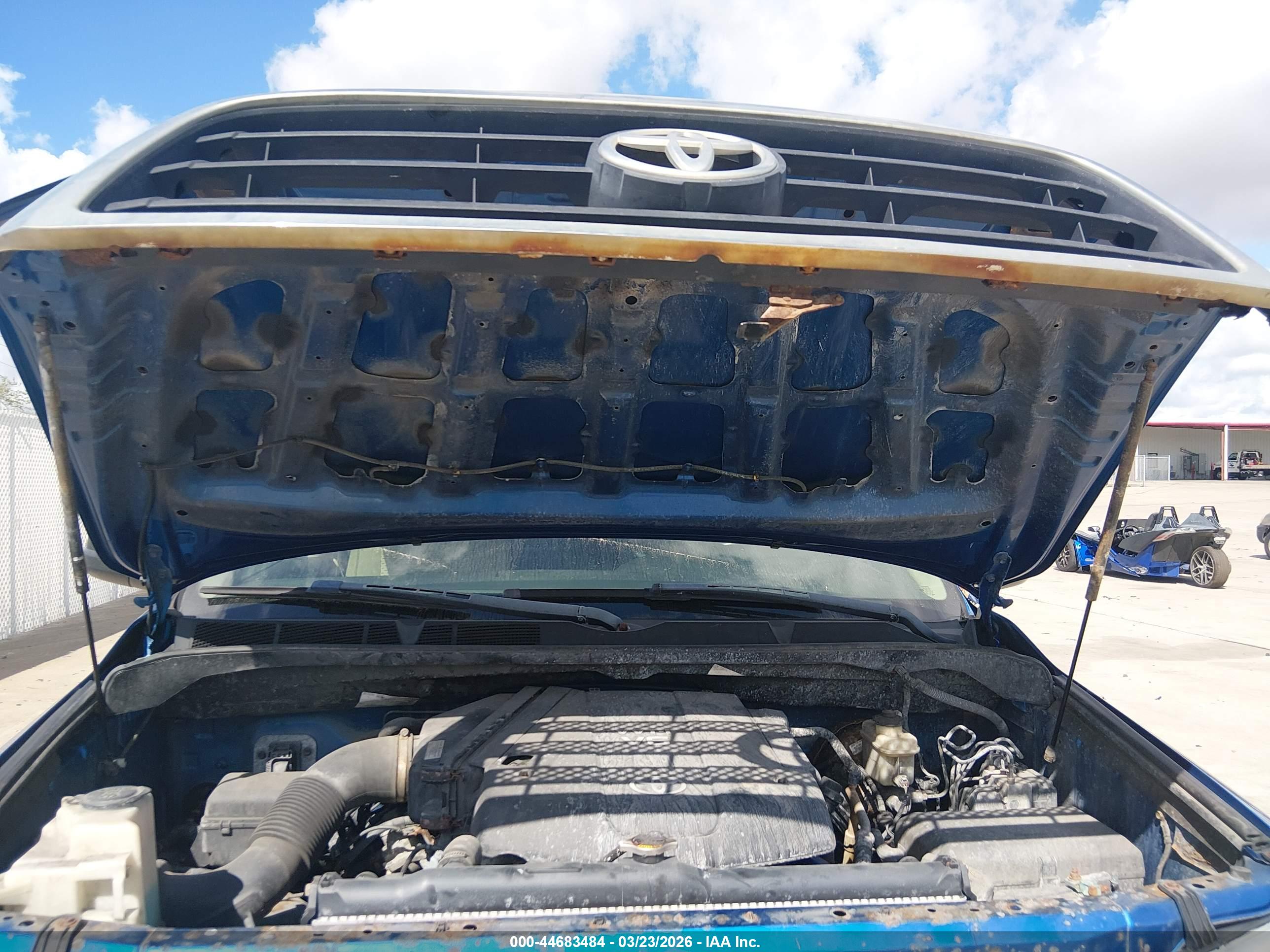 TOYOTA TUNDRA image 10