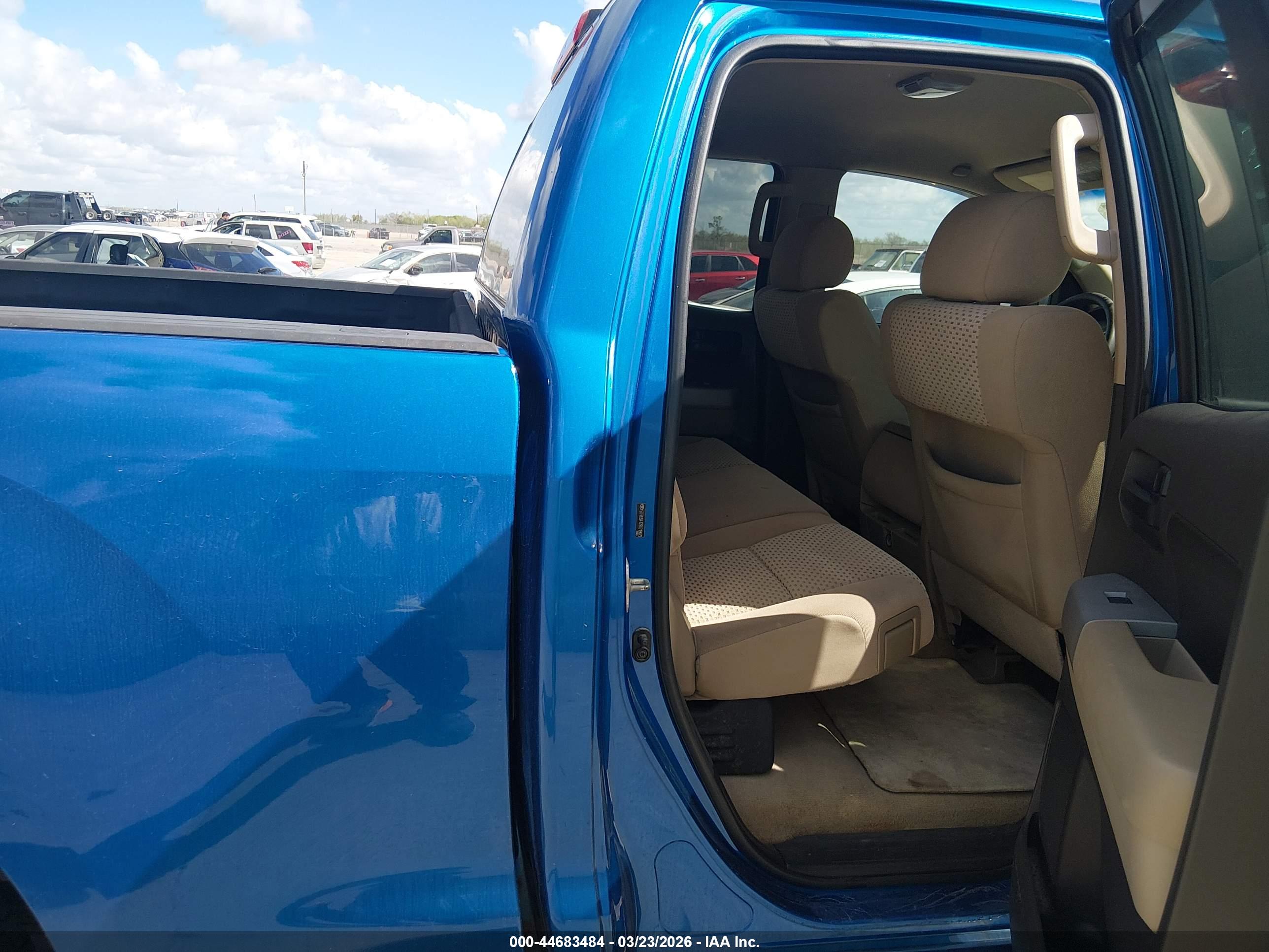 TOYOTA TUNDRA image 8