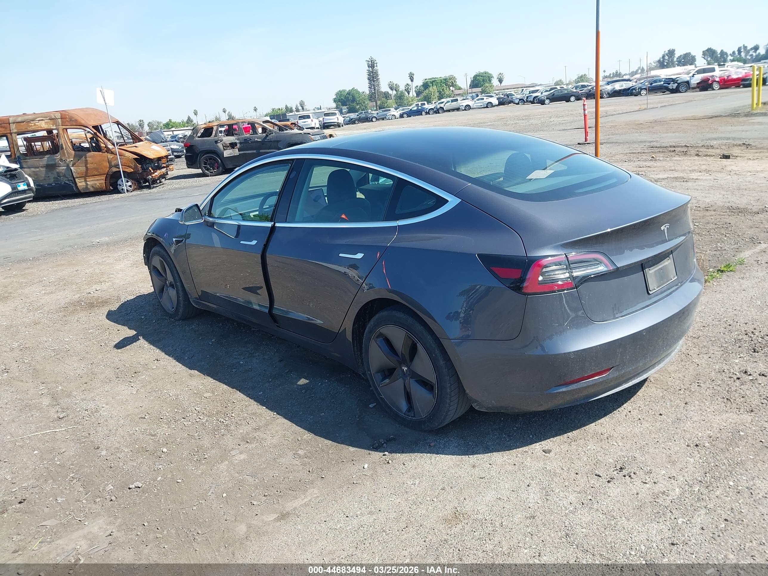 TESLA MODEL image 3